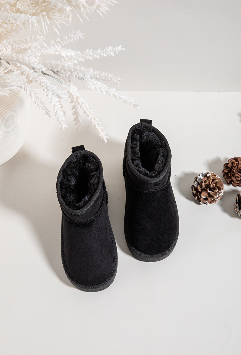 Zwarte winterlaarsjes