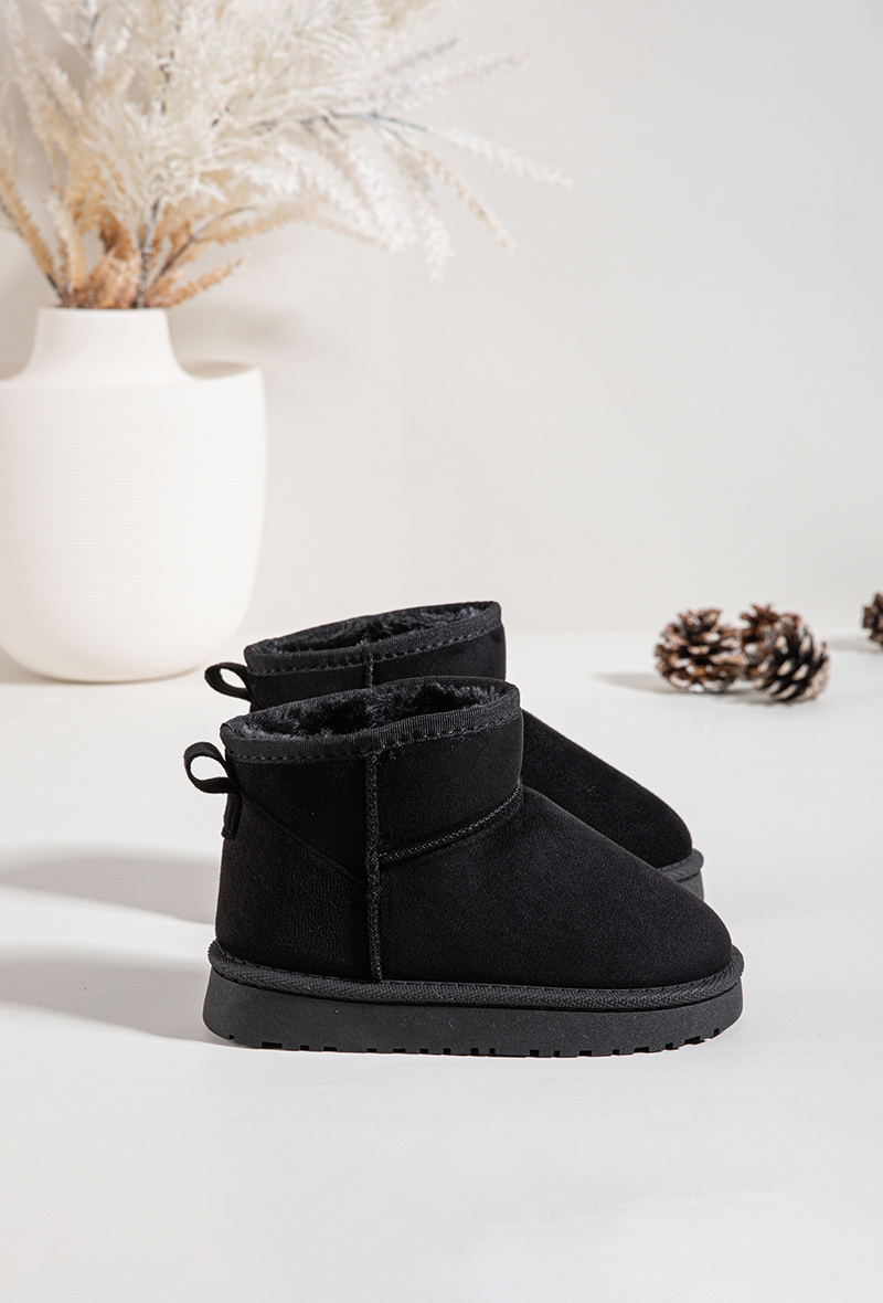 Zwarte winterlaarsjes