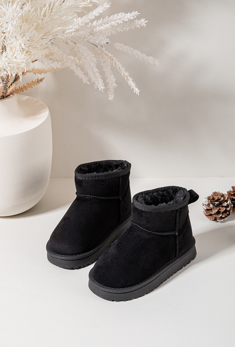 Zwarte winterlaarsjes