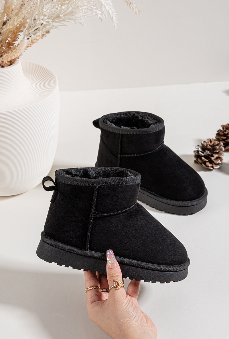 Zwarte winterlaarsjes