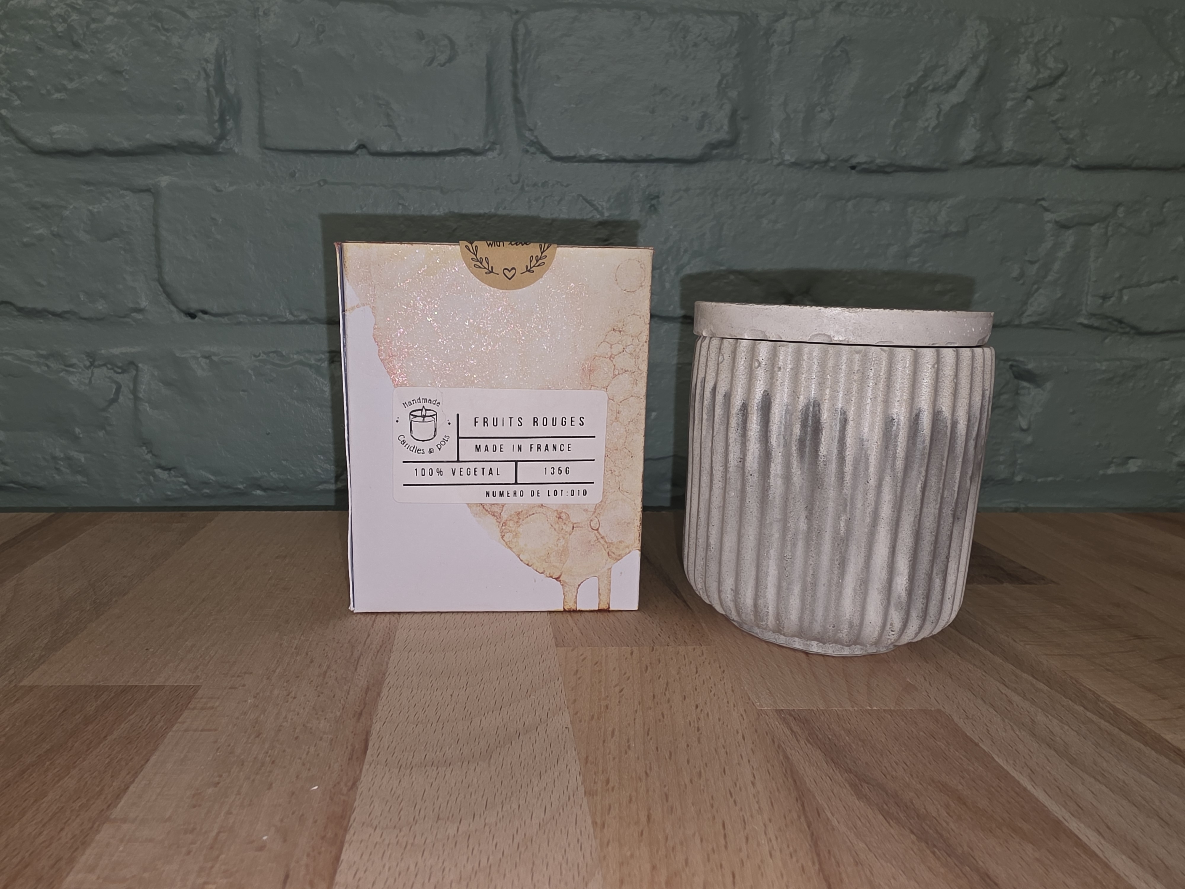 Bougie en pot rayé blanc et gris