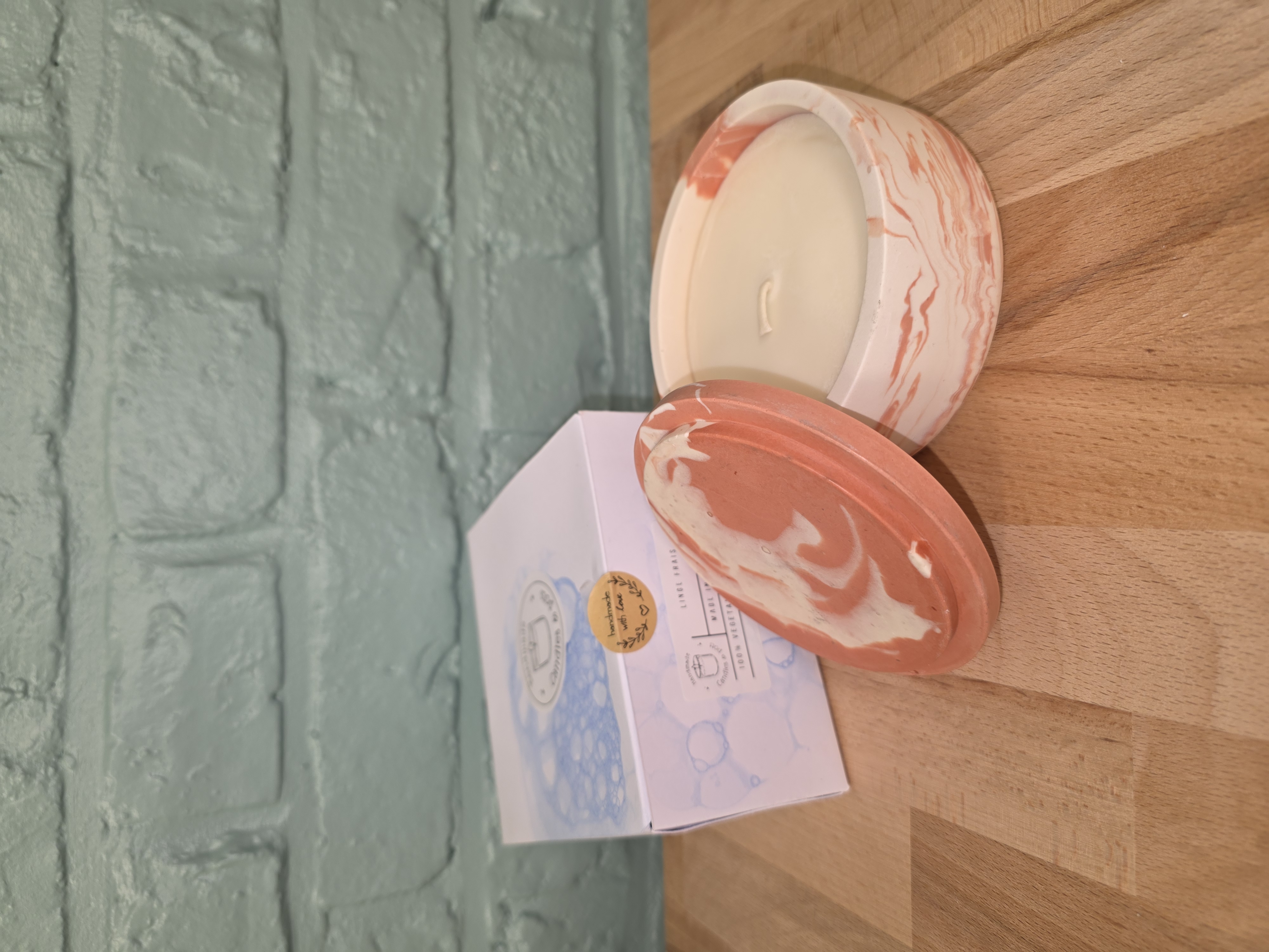 Bougie en pot blanc et terracota