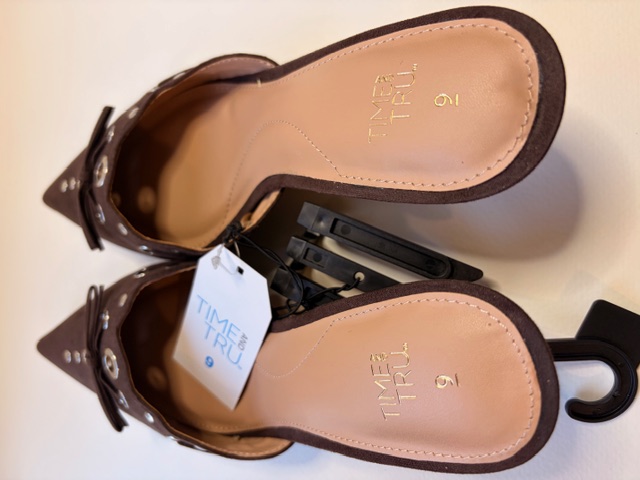 Time and Tru Women's Pointed Toe Mules