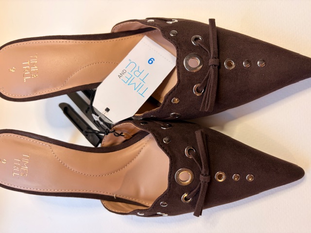 Time and Tru Women's Pointed Toe Mules