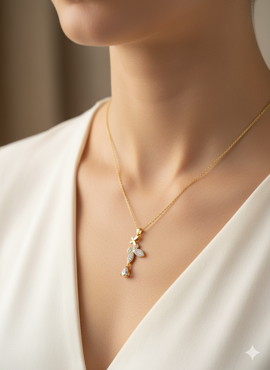 Elegant Gold Pendant Necklace