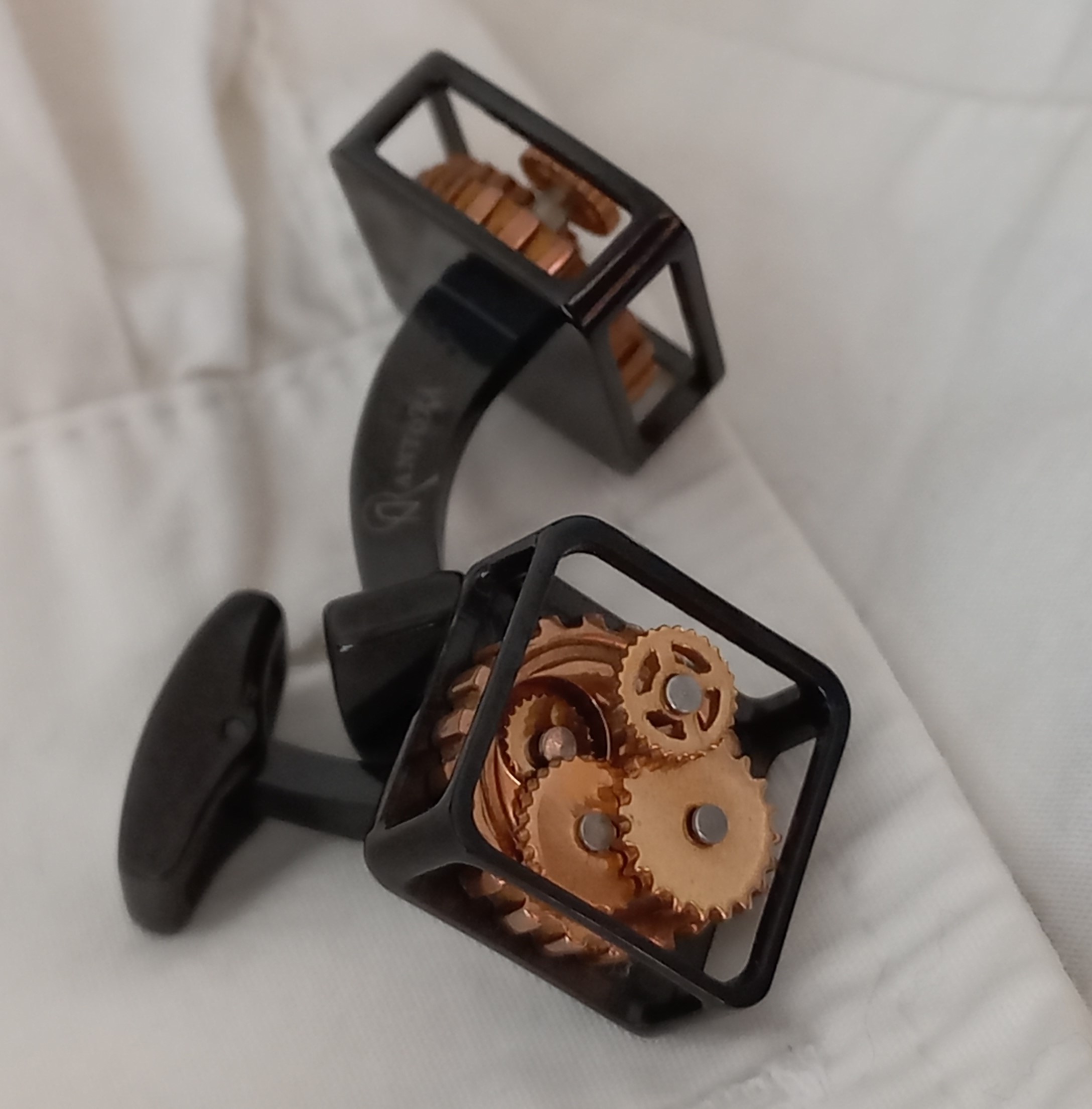 Gemelli stile steampunk, vintage ma mai usati