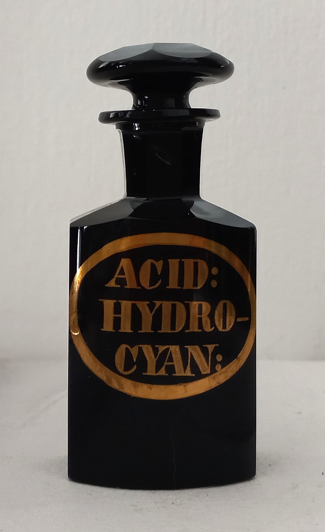 Vaso da farmacia " Acid: Hydrocyanic", ca. 1850