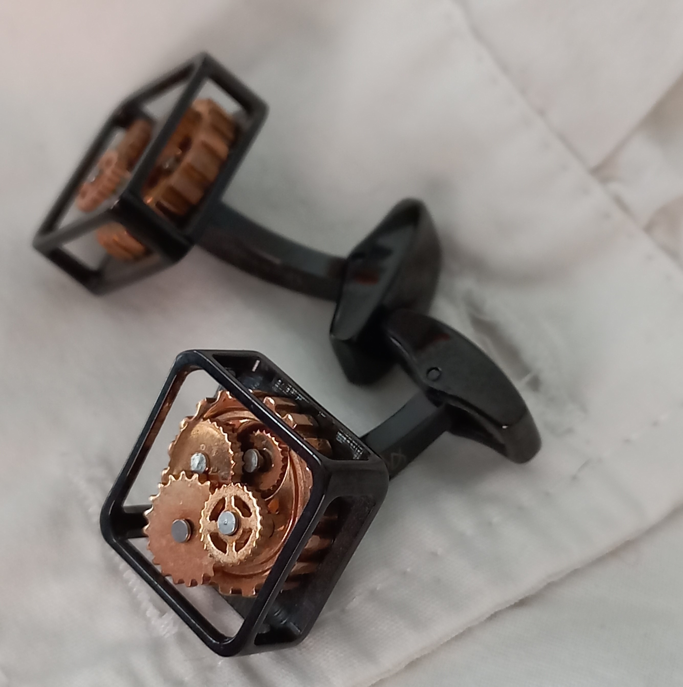 Gemelli stile steampunk, vintage ma mai usati