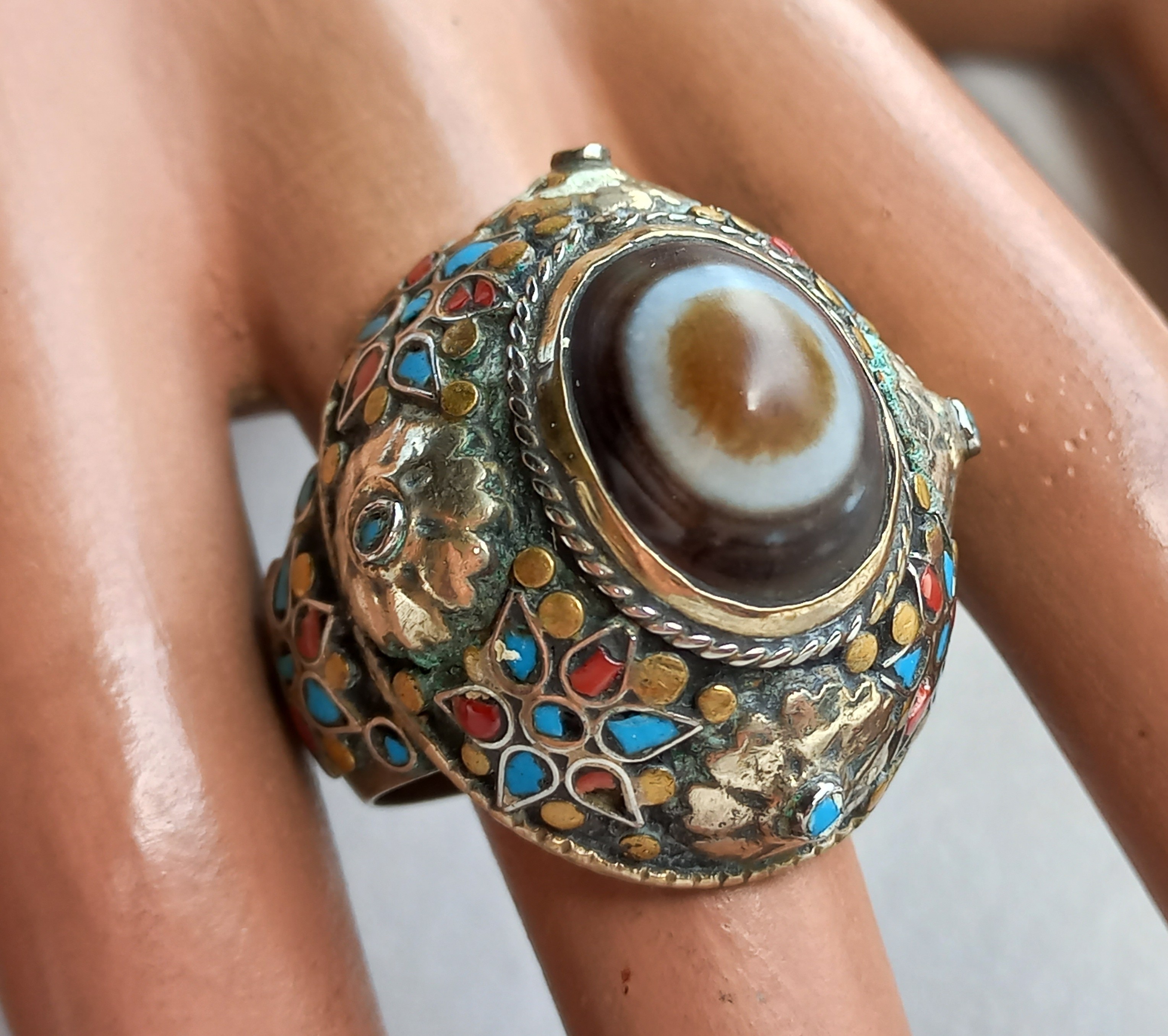 Anello etnico vintage, con occhio di Agata e smalti emaille