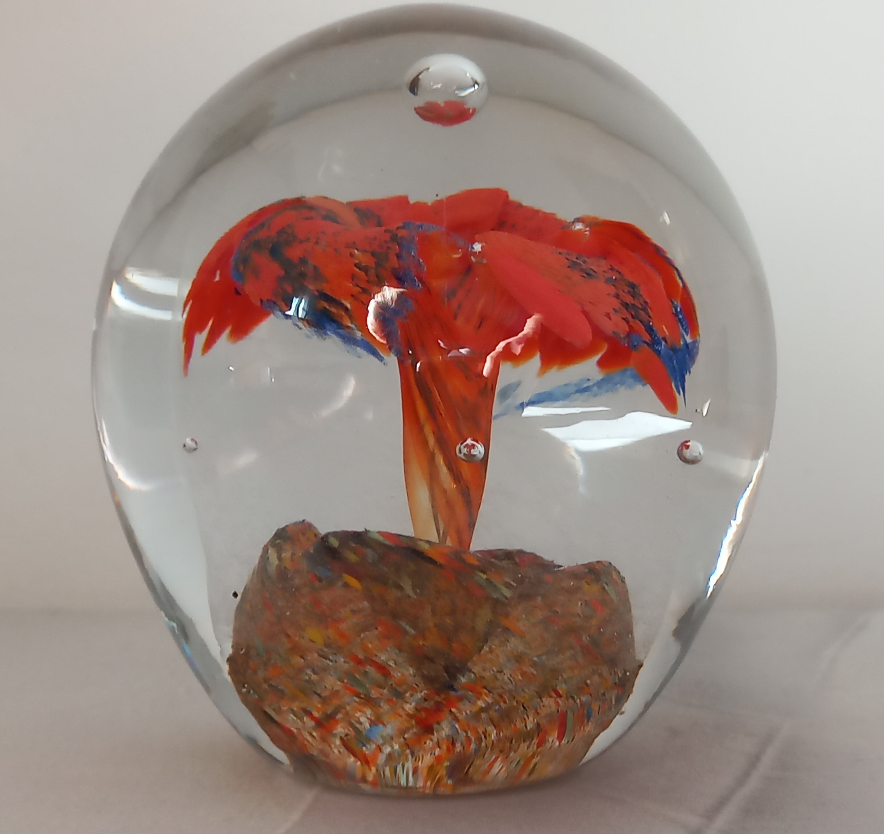 Vetro artistico / fermacarte con fiore, Murano ca. 1970