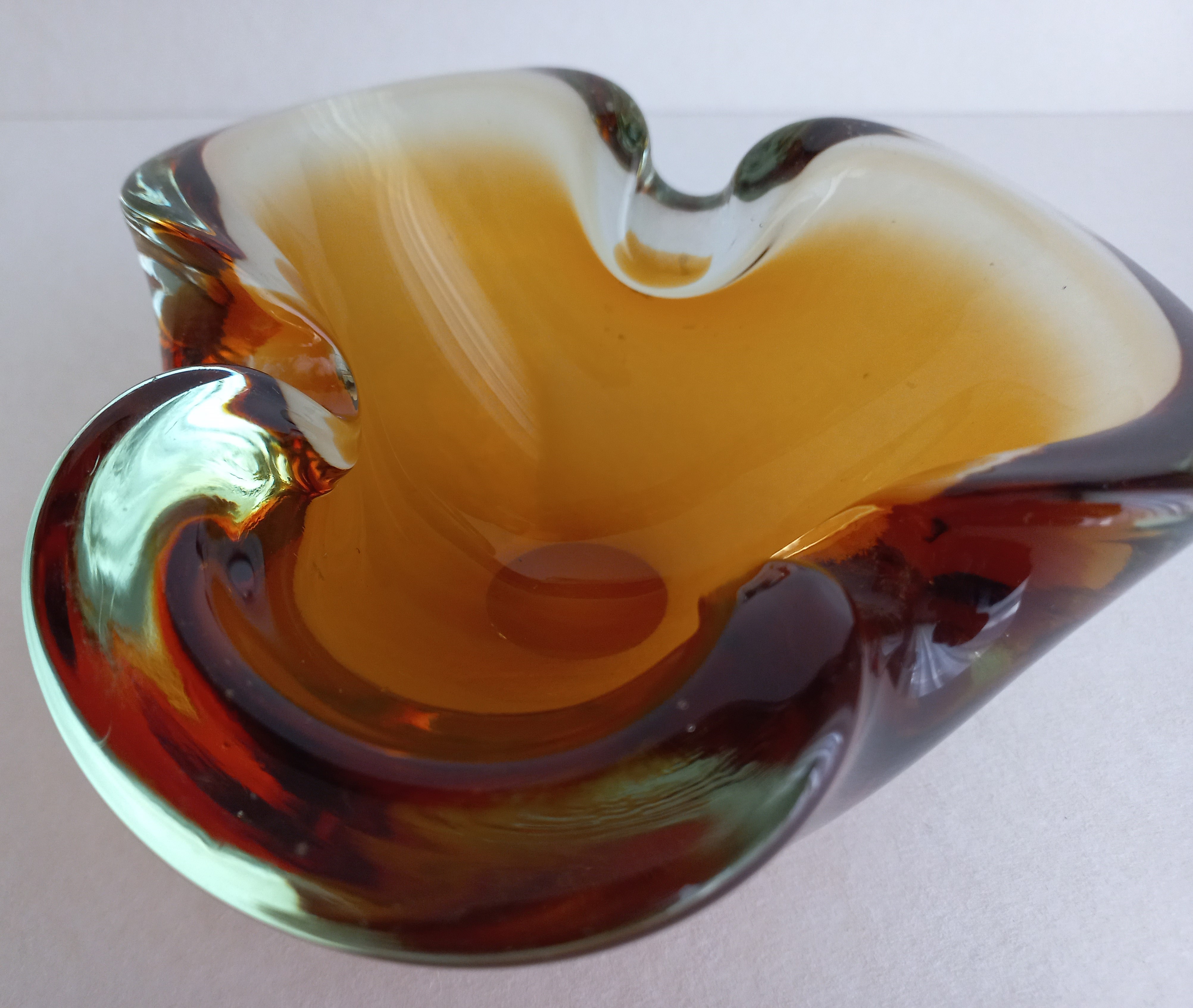 Posacenere / ciottola in vetro artistico sommerso giallo, Design di Flavio Poli per Seguso, Murano ca. 1960