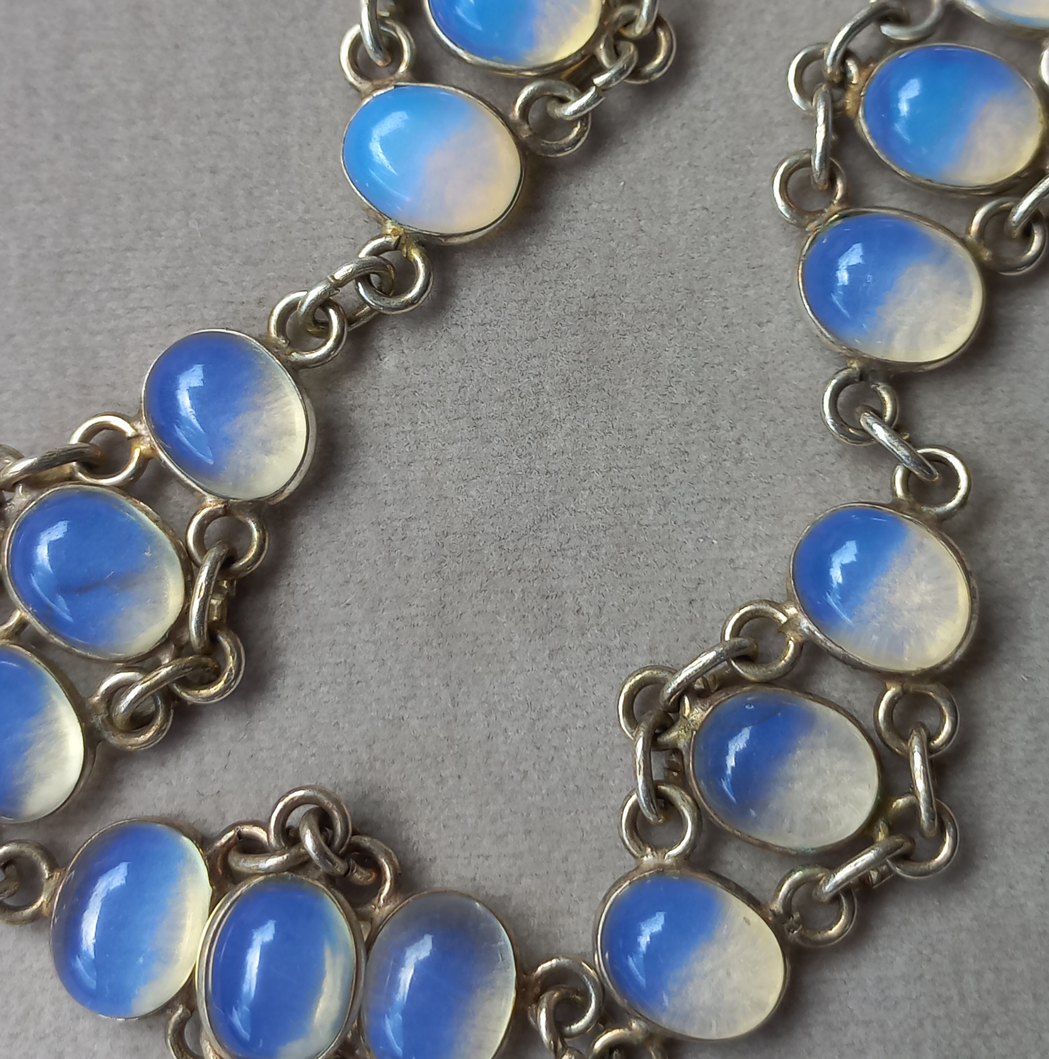 Bracciale con pietre di luna, vintage