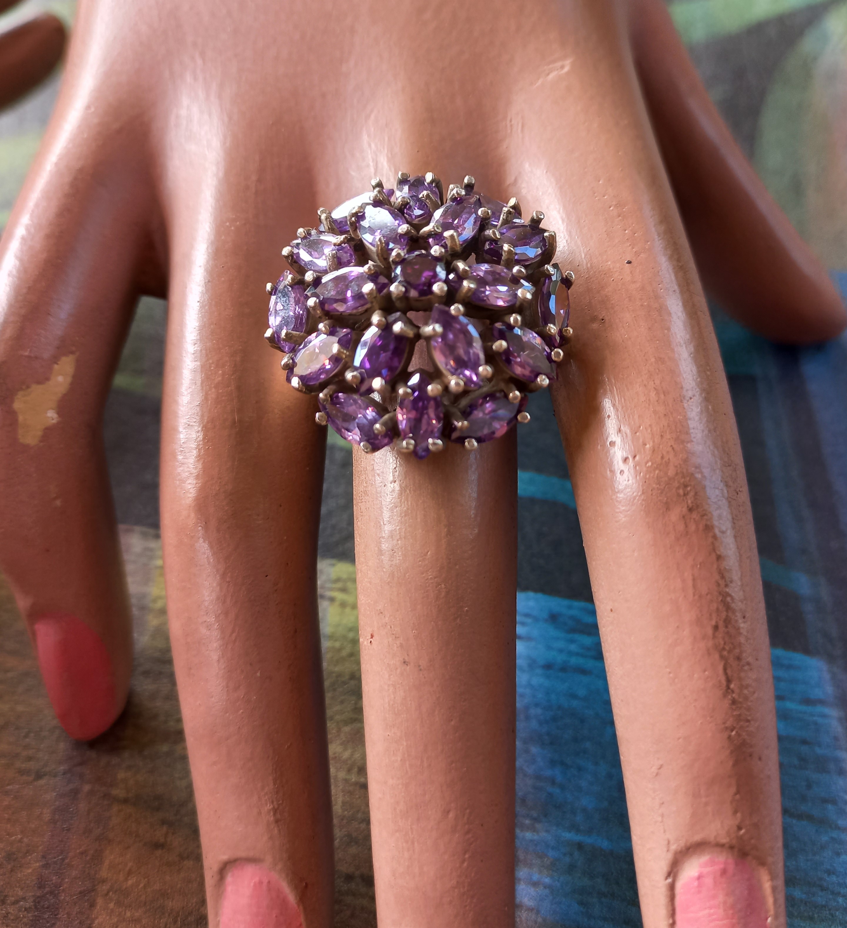 Anello floreale con ametiste, vintage