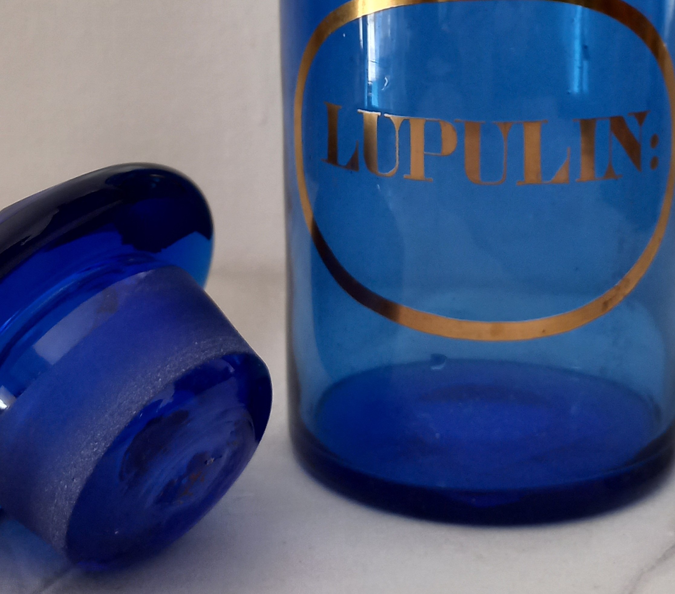 Vaso da farmacia "Lupulin" in vetro blu, ca. 1850
