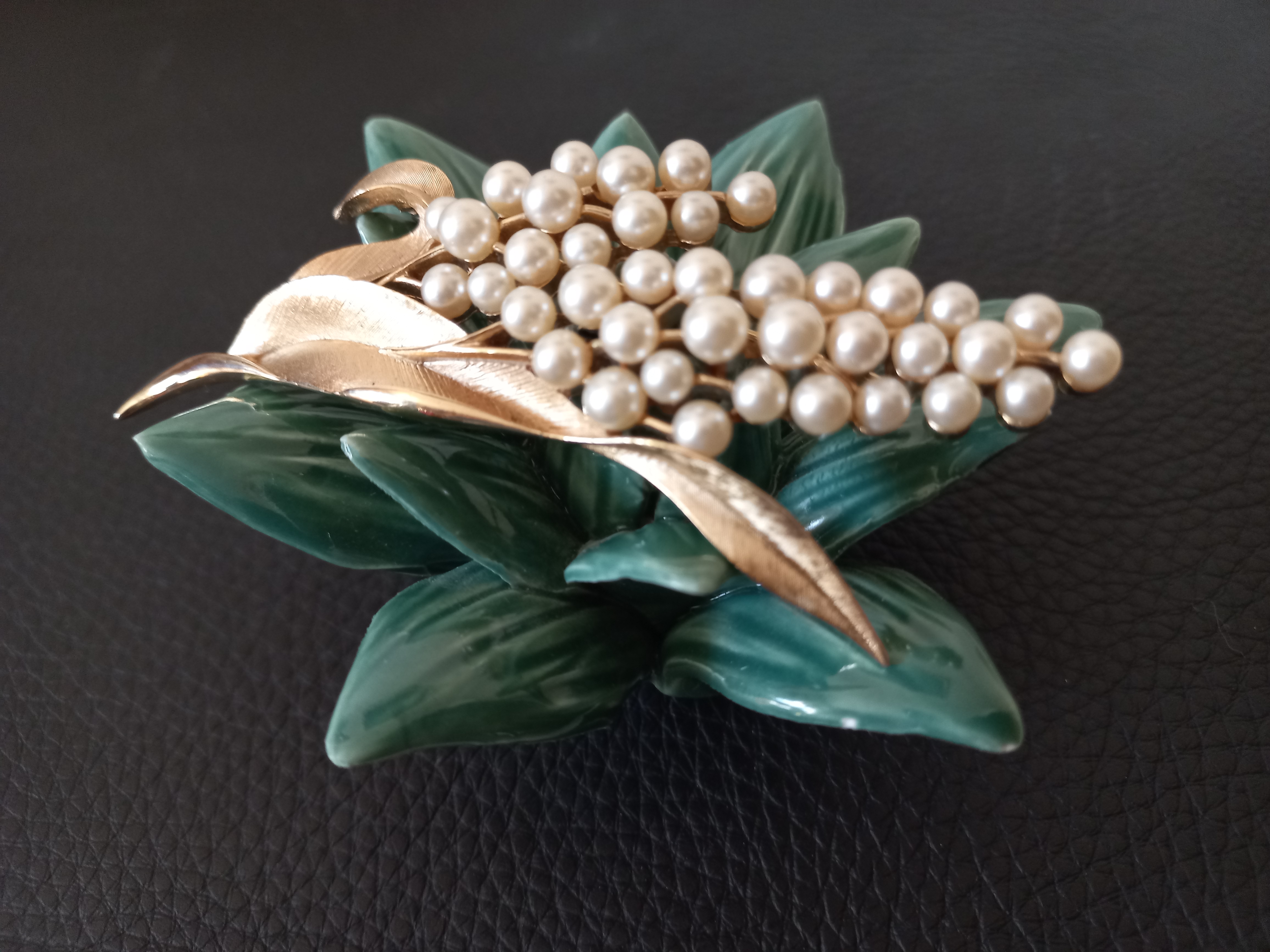 Spilla vintage firmata Crown Trifari, New York ca. 1960