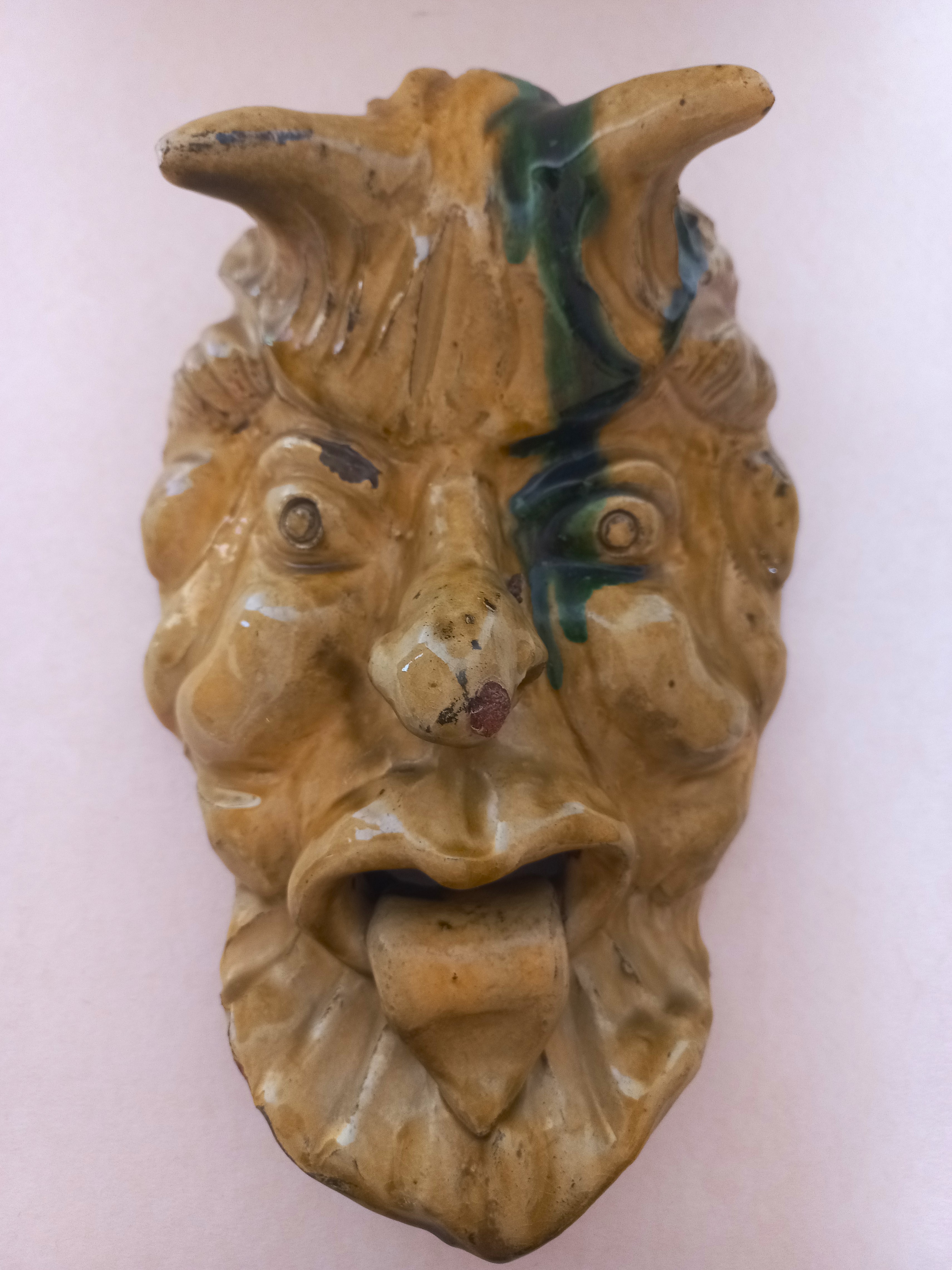 Satiro - Pan maschera in terracotta Italia, antico