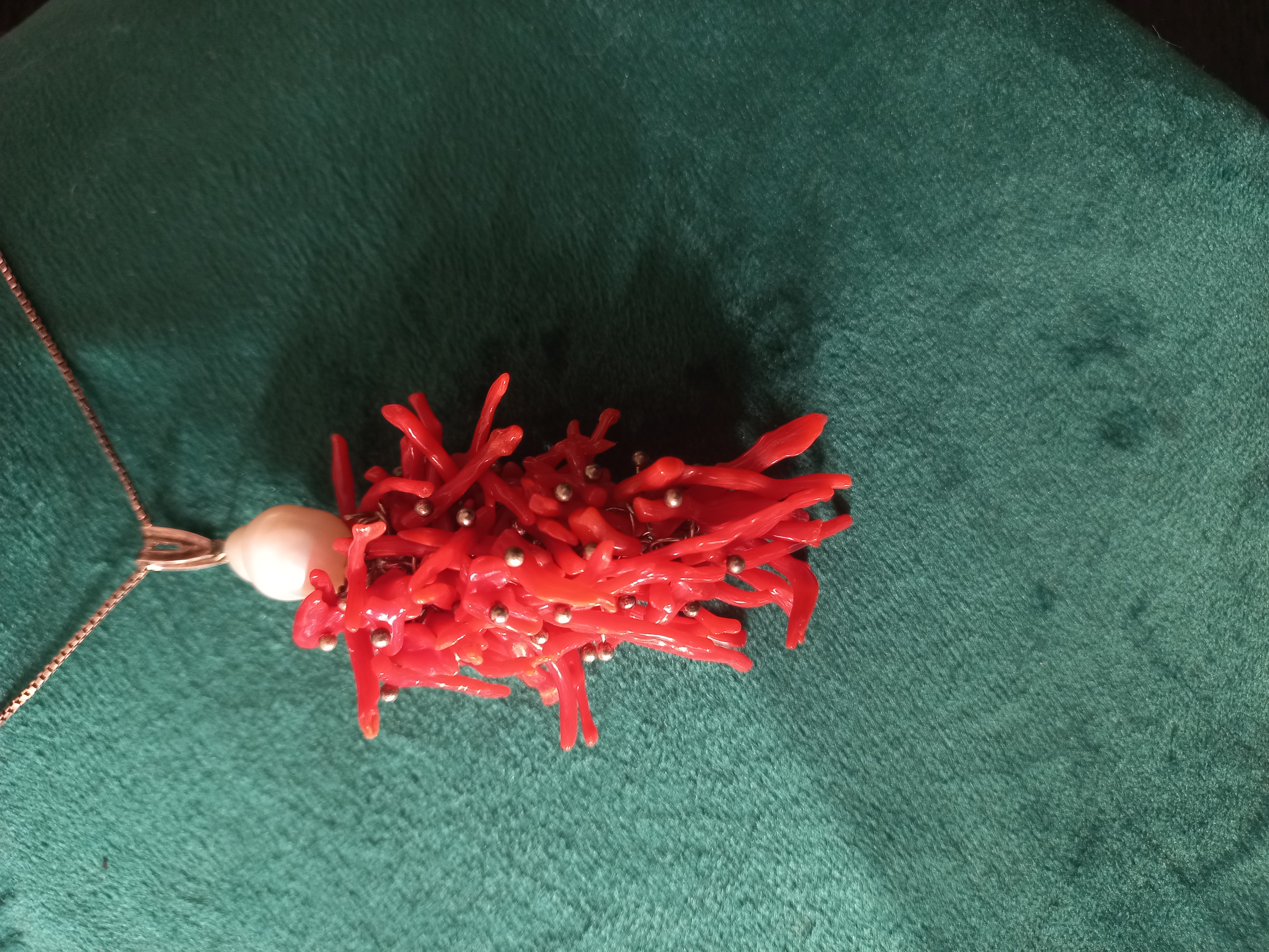 Pendente con coralli e perla, vintage