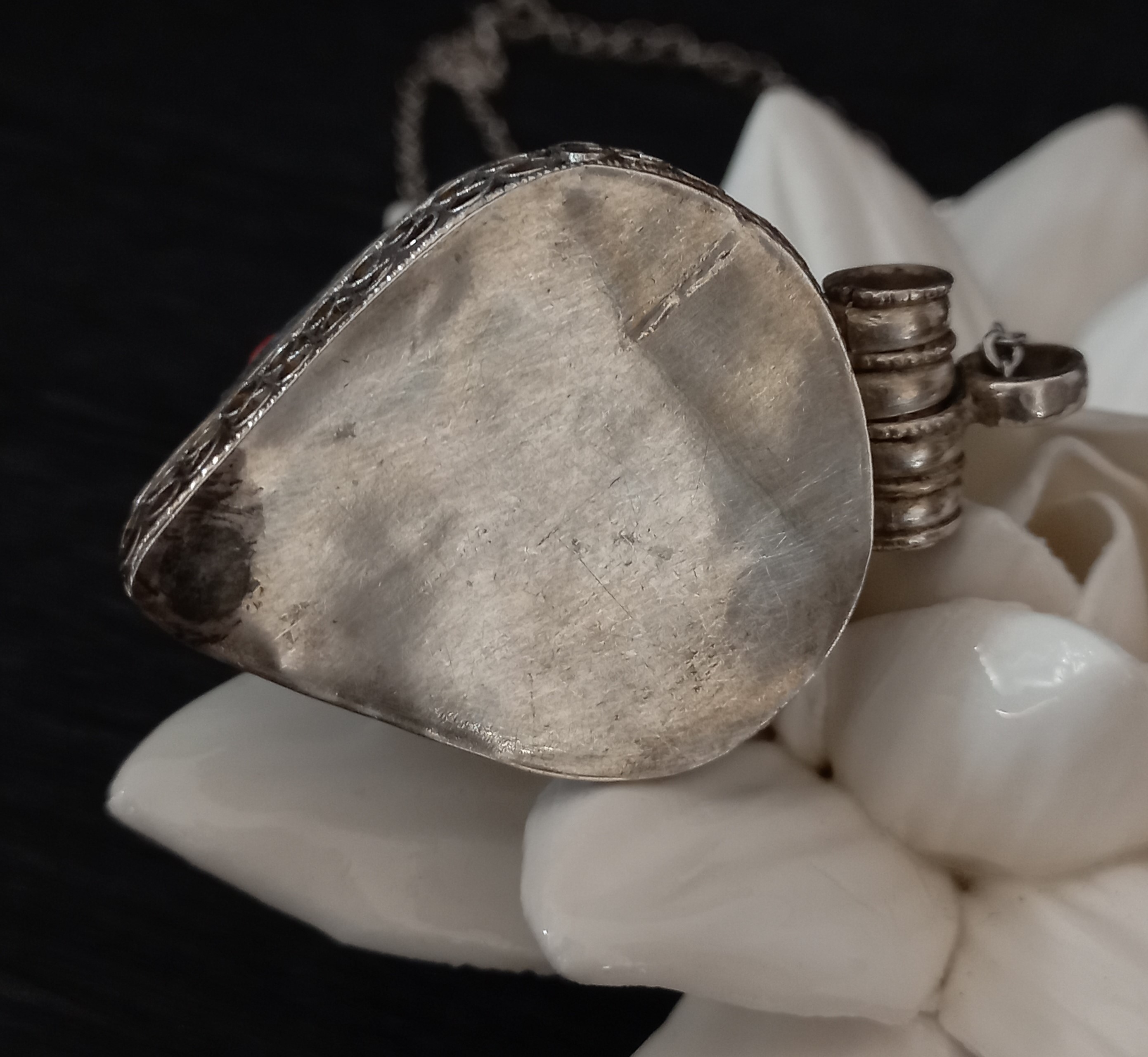 Pendente tibetano vintage a forma di goccia