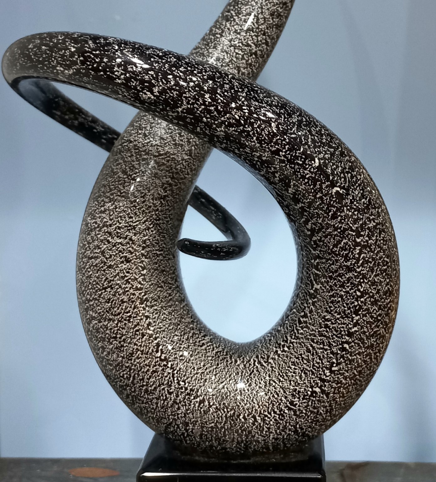 Scultura "Nodo d'amore" di Renato Anatra, Arte '80 Murano, ca. 1980