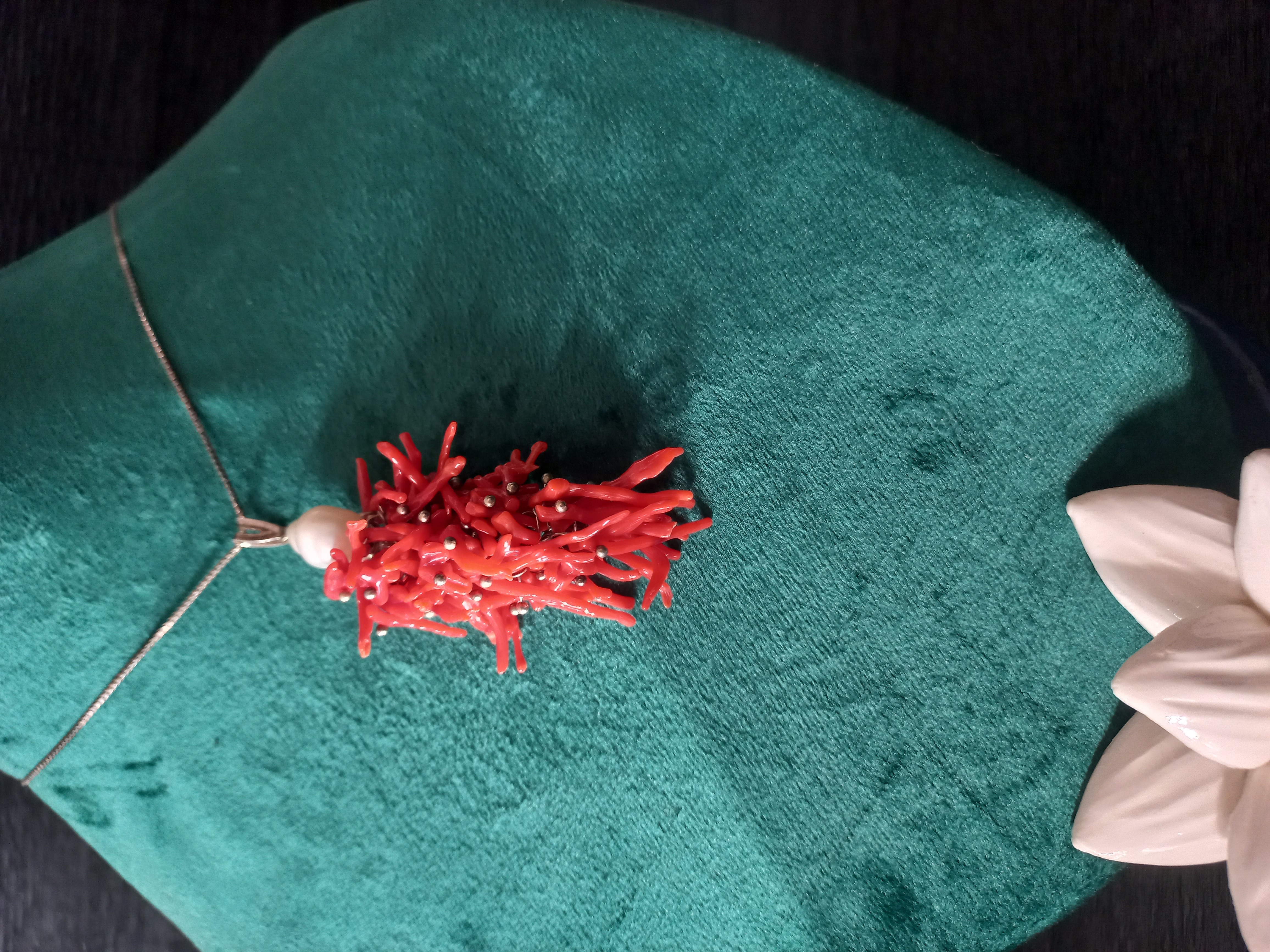 Pendente con coralli e perla, vintage