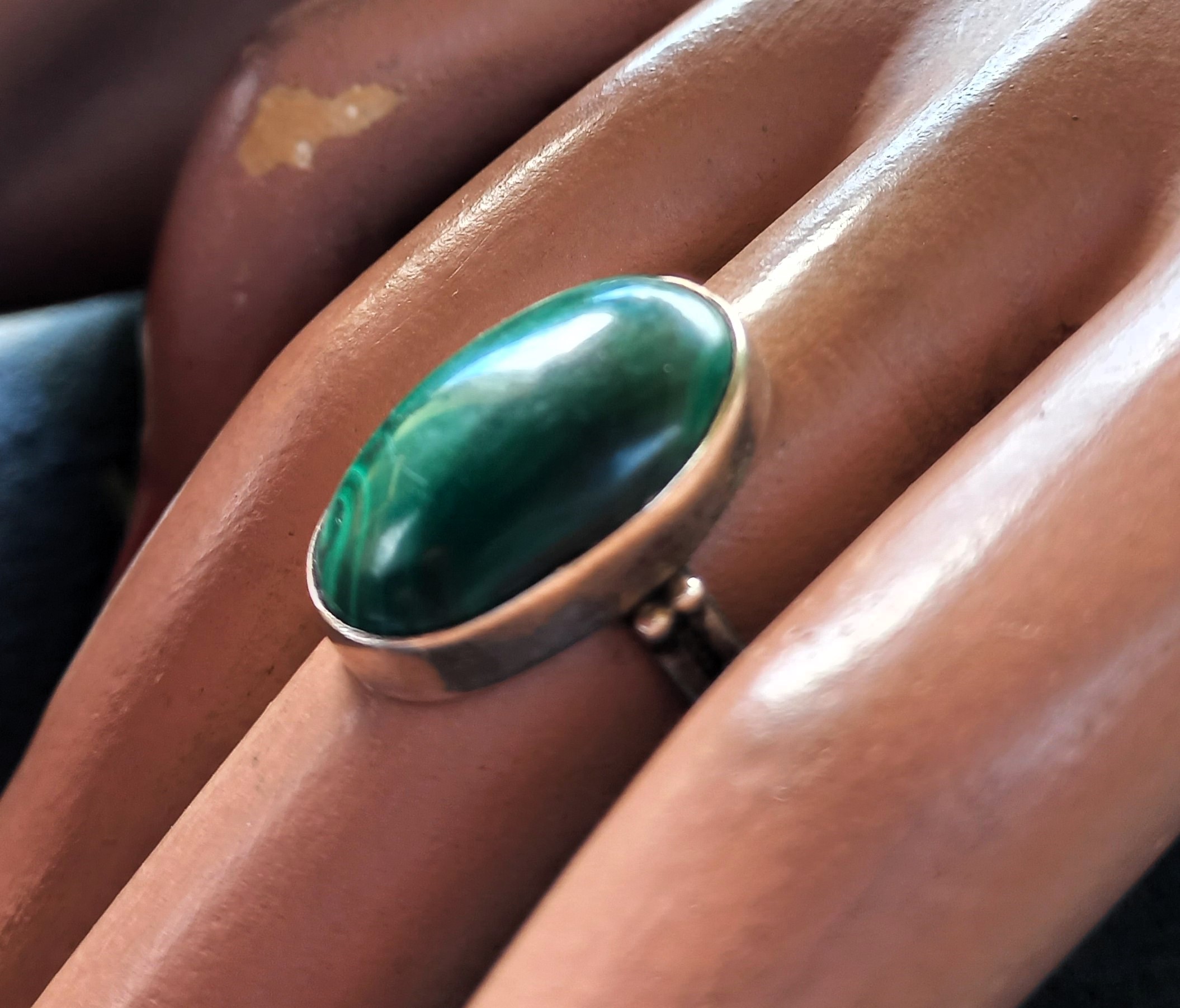Anello con malachite ovale, vintage 