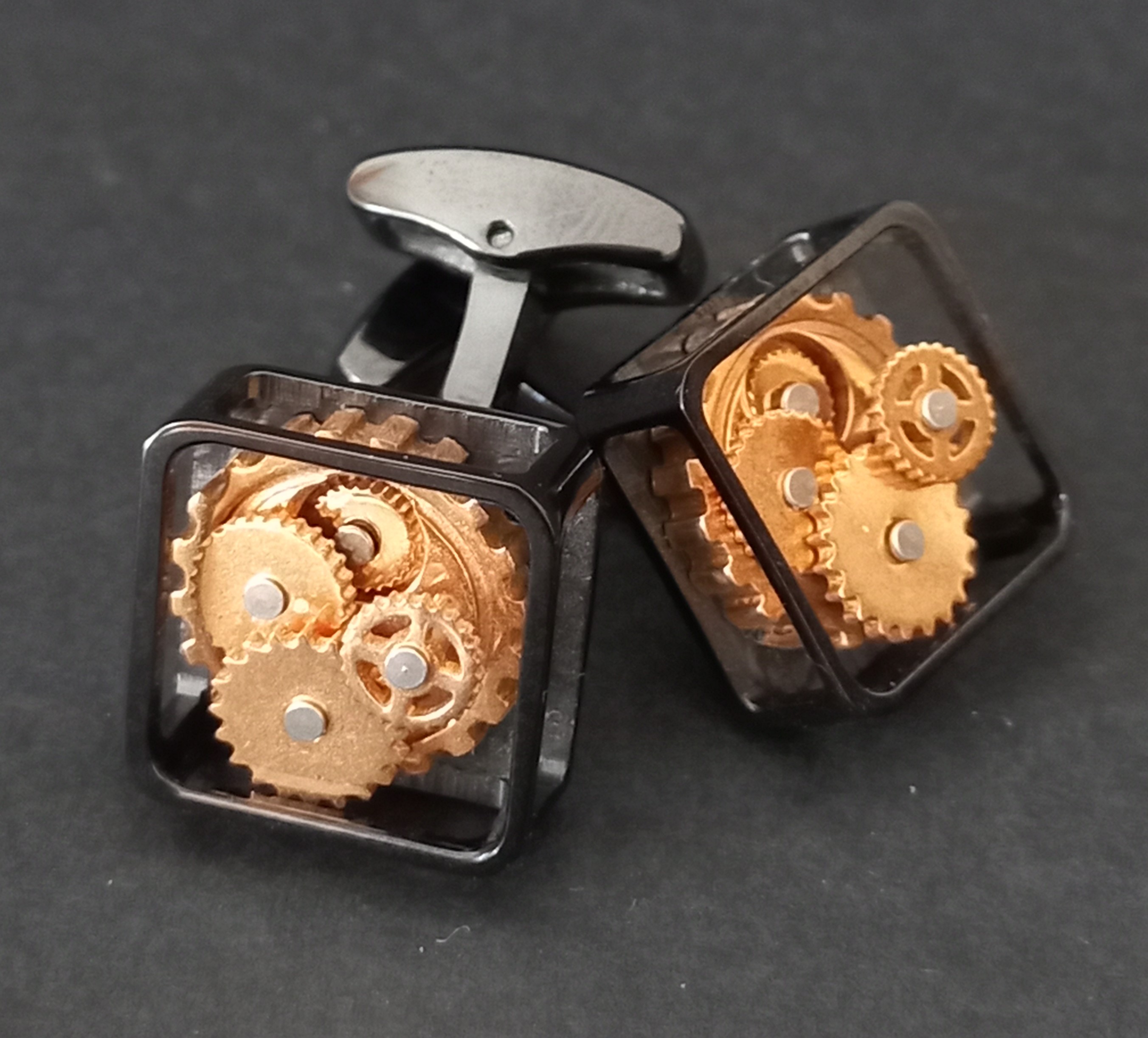 Gemelli stile steampunk, vintage ma mai usati