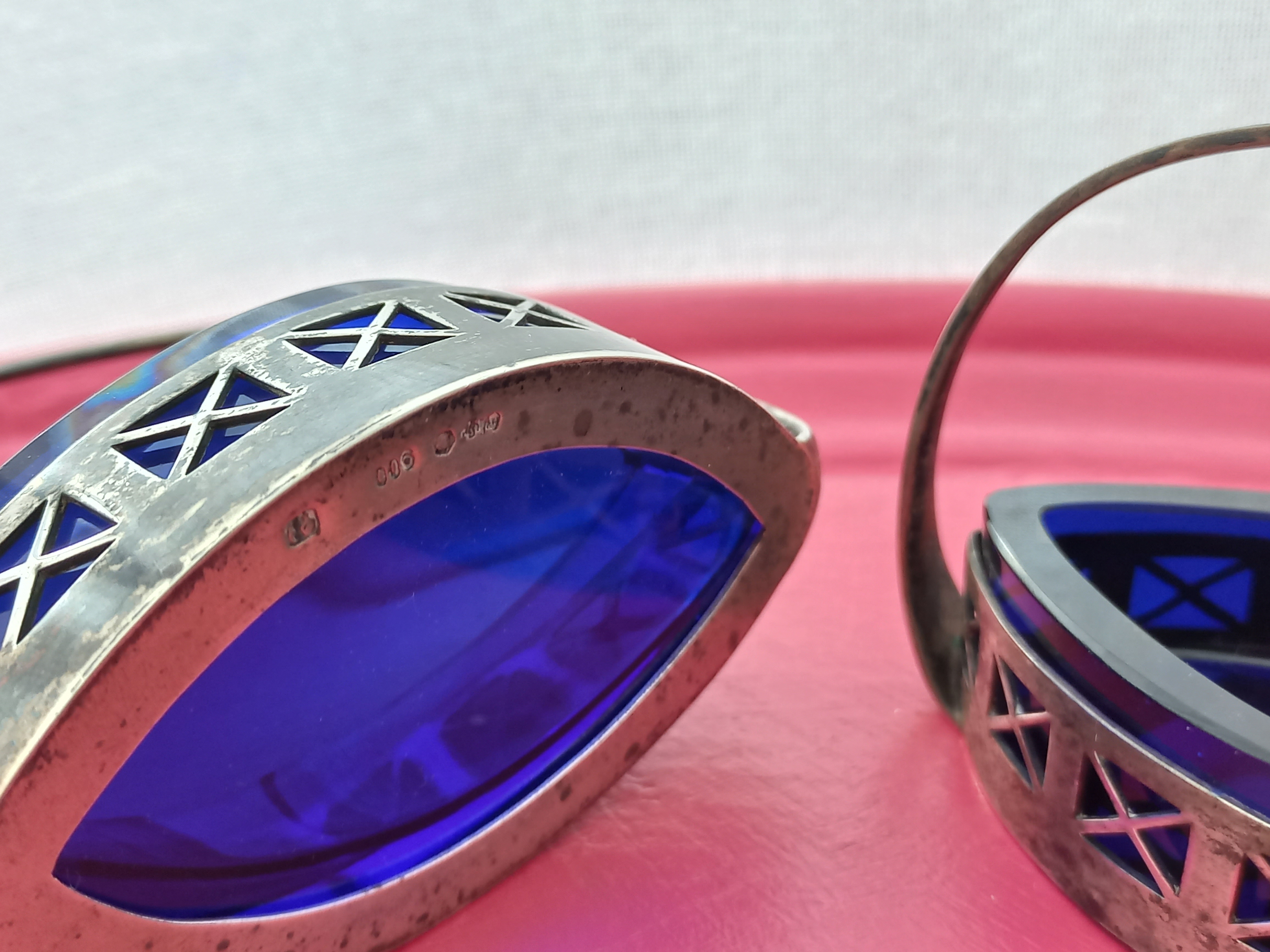 Coppia di saliere vintage in vetro blu cobalto