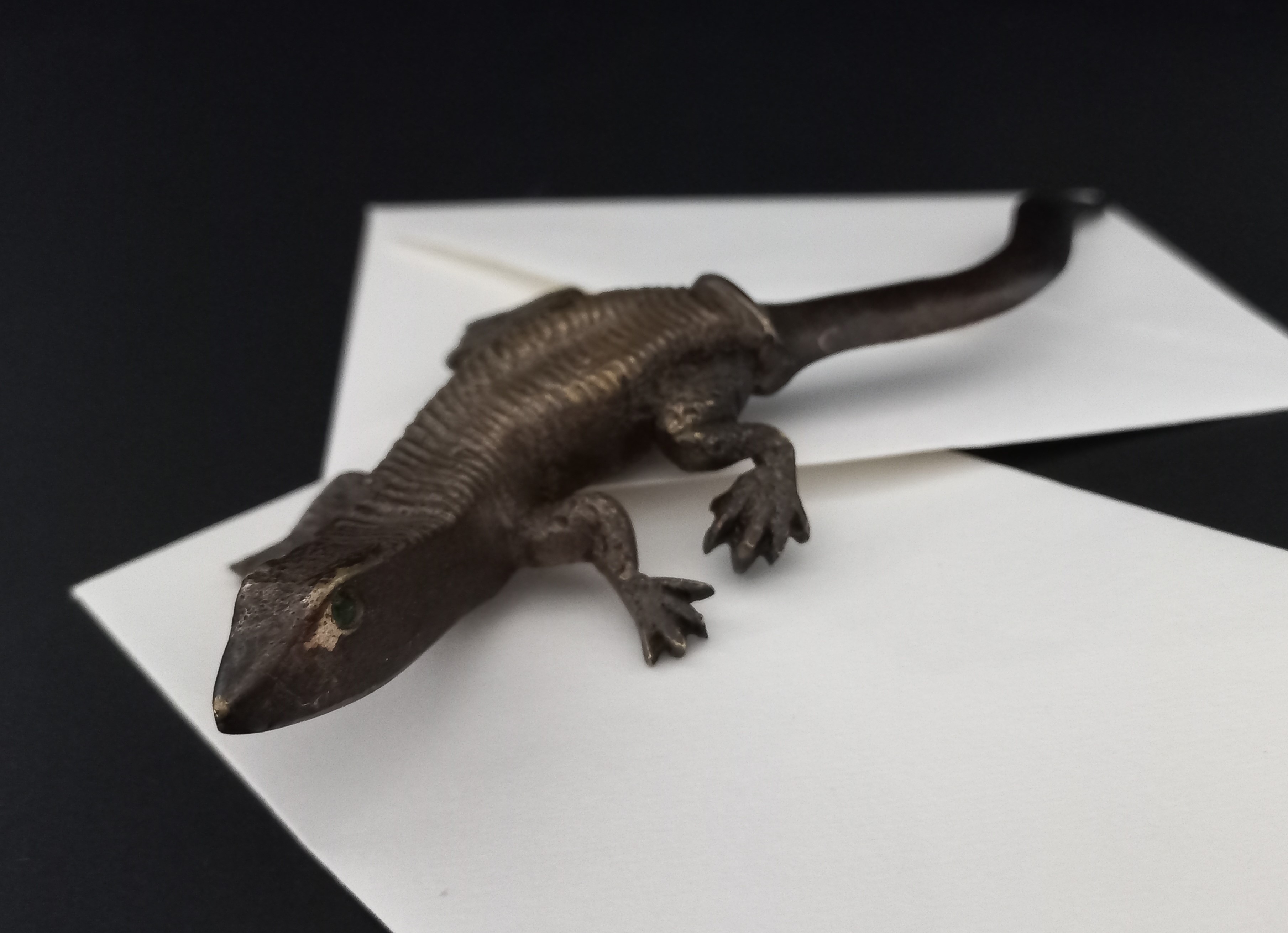 Tagliacarte Lucertola in bronzo, liberty ca. 1920