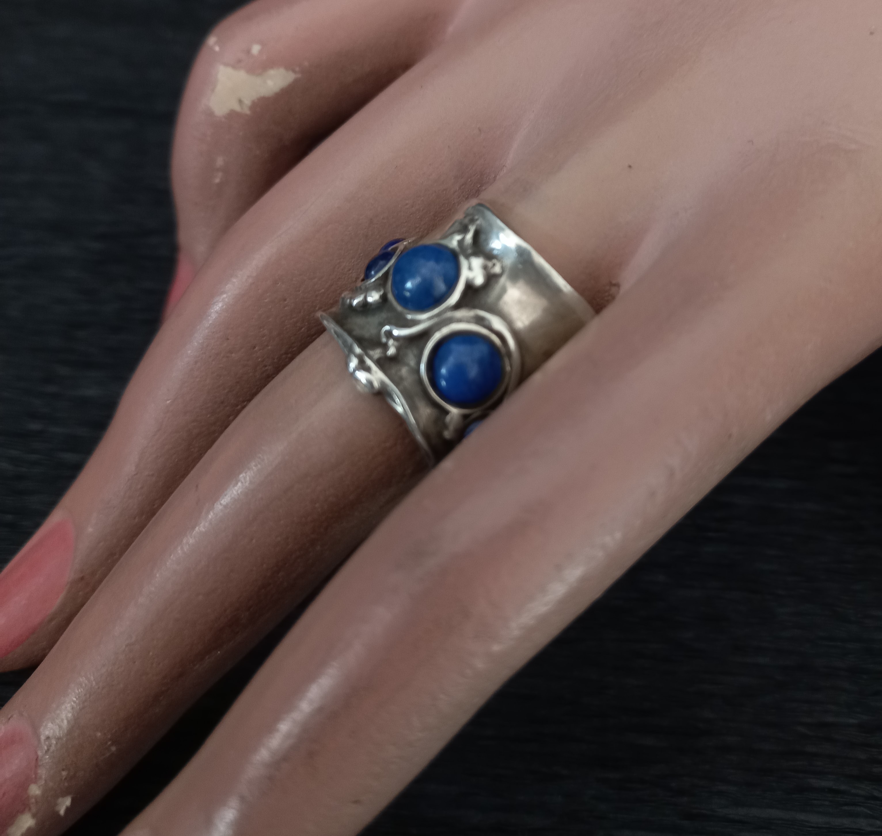 Anello del design moderno con lapislazzuli, "Asian" vintage 