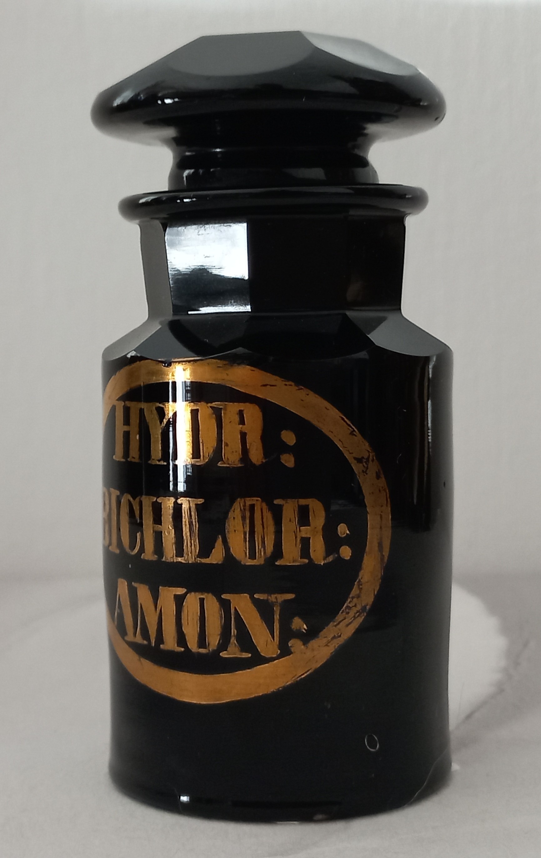 Vaso da farmacia antico " Hydr: Bichlor: Amon:" , ca. 1850