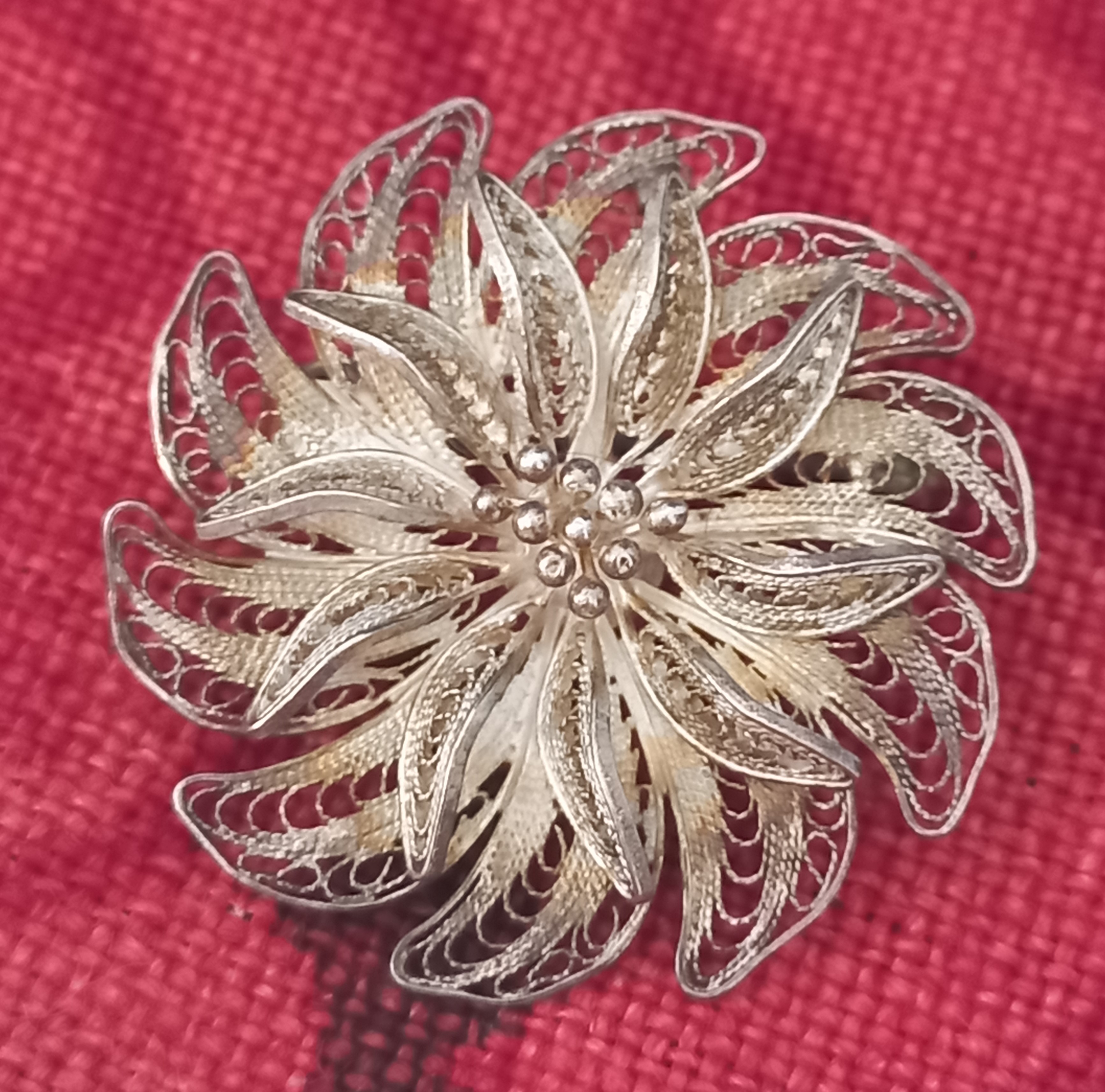 Spilla / pendente in filigrana a forma di fiore, ca. 1940