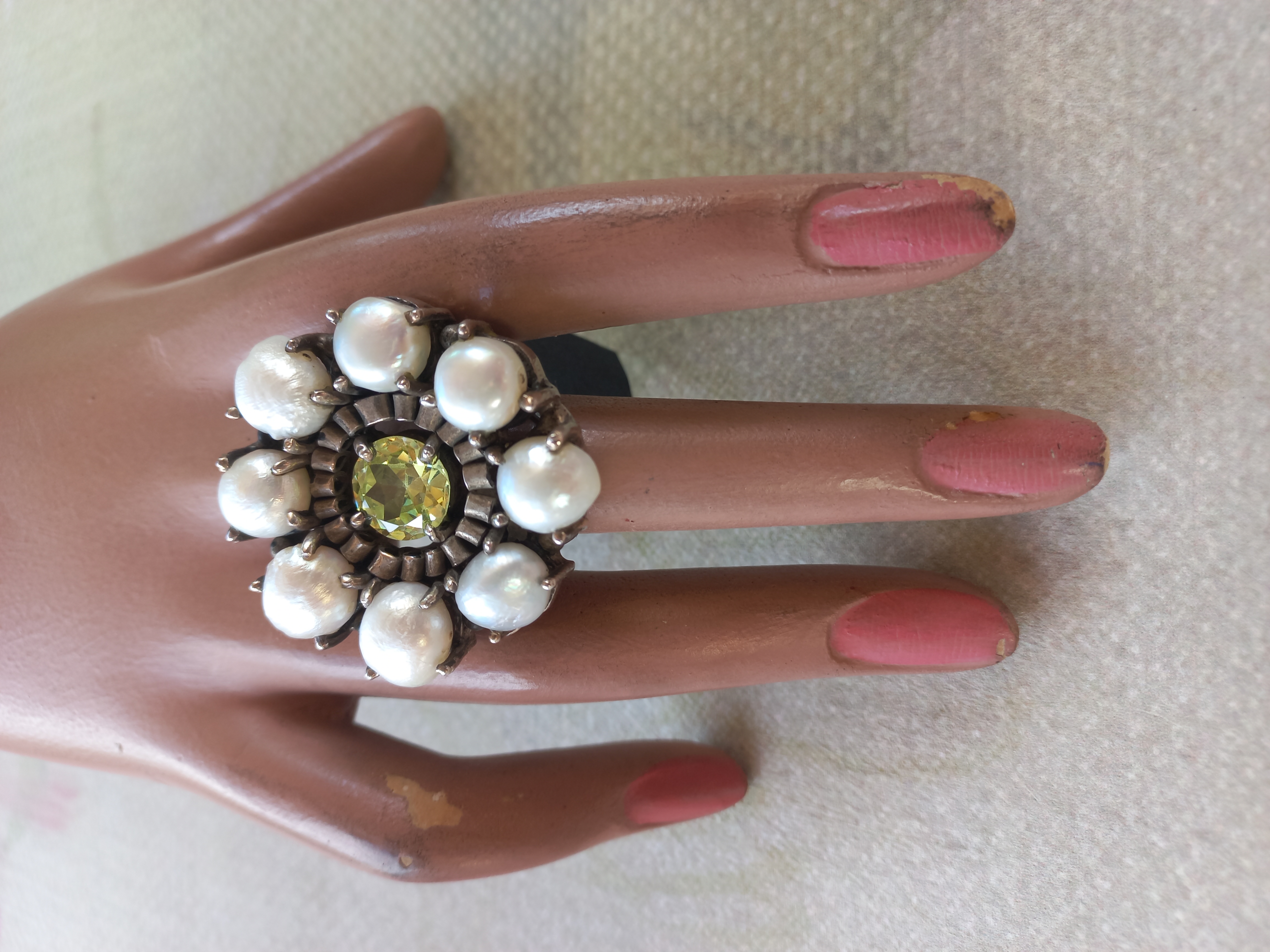 Anello con perle e citrino centrale