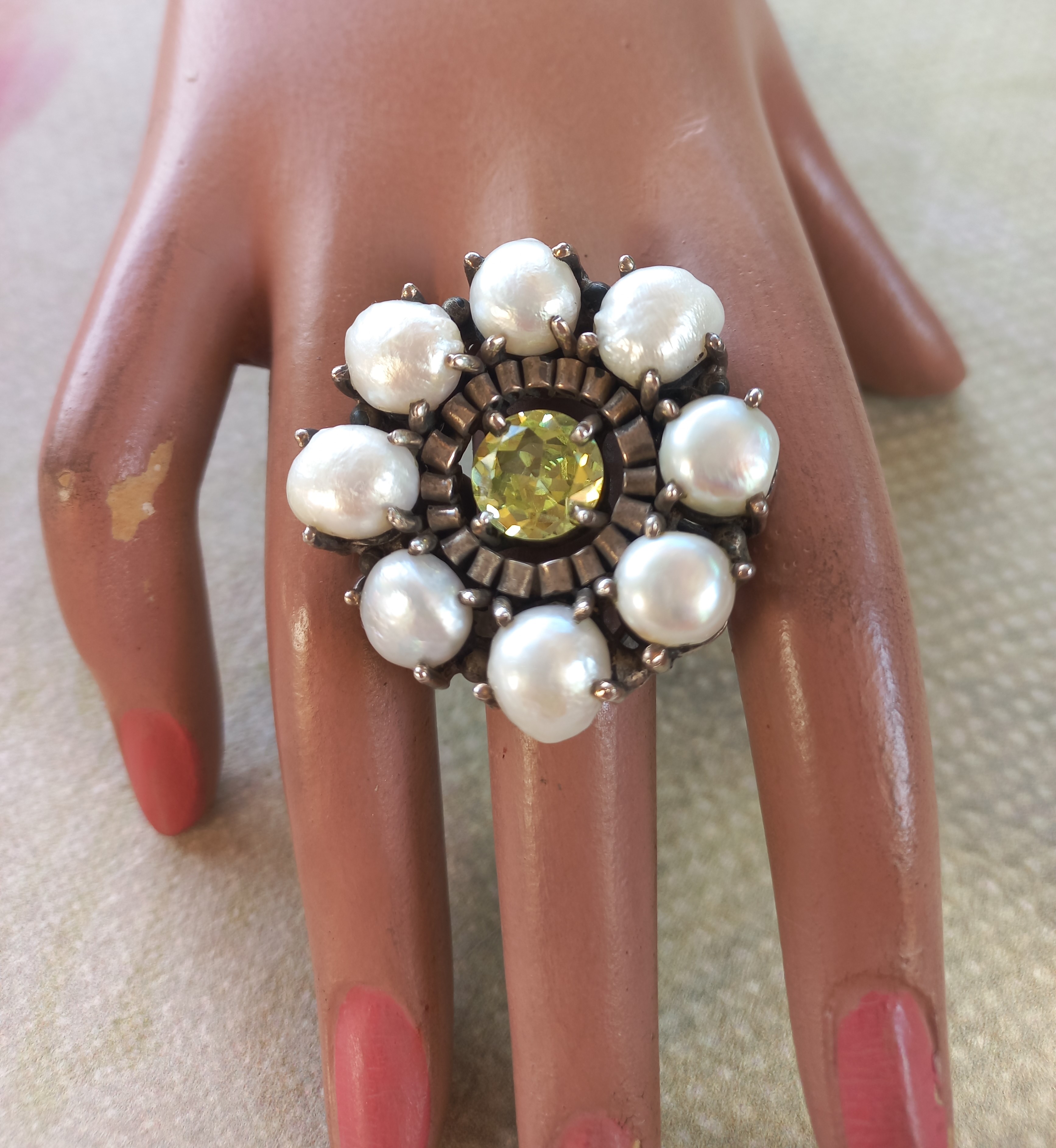 Anello con perle e citrino centrale