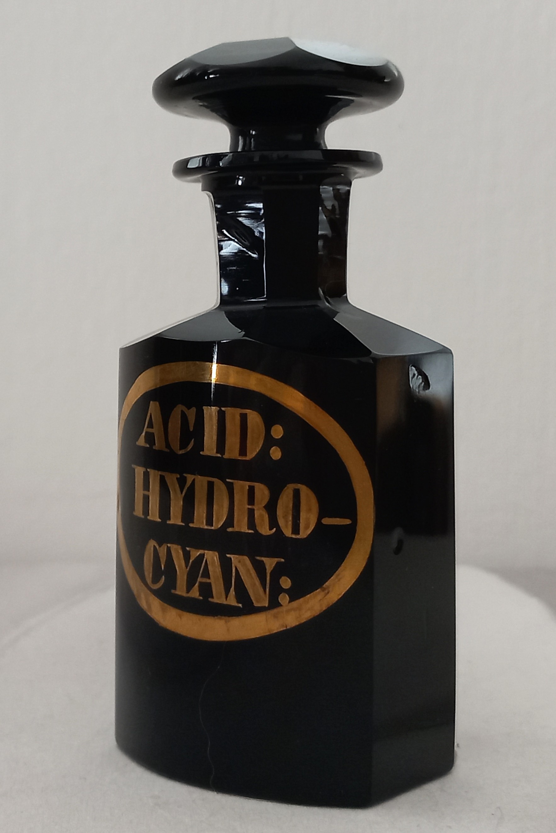 Vaso da farmacia " Acid: Hydrocyanic", ca. 1850