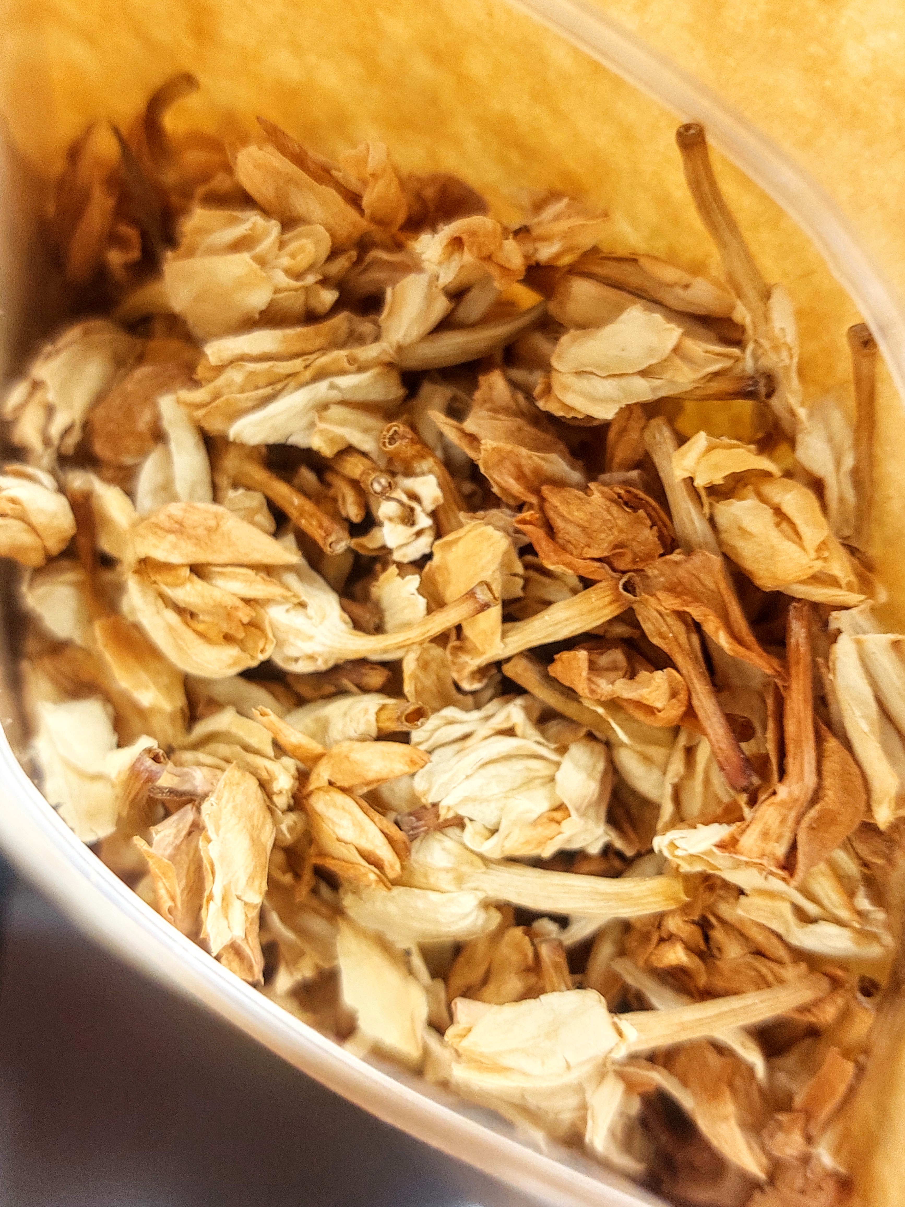 Flores de jazmín secas