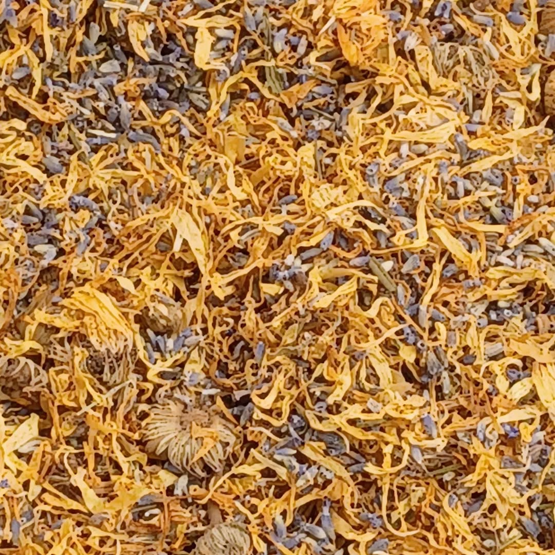 Mezcla de caléndula y lavanda secas