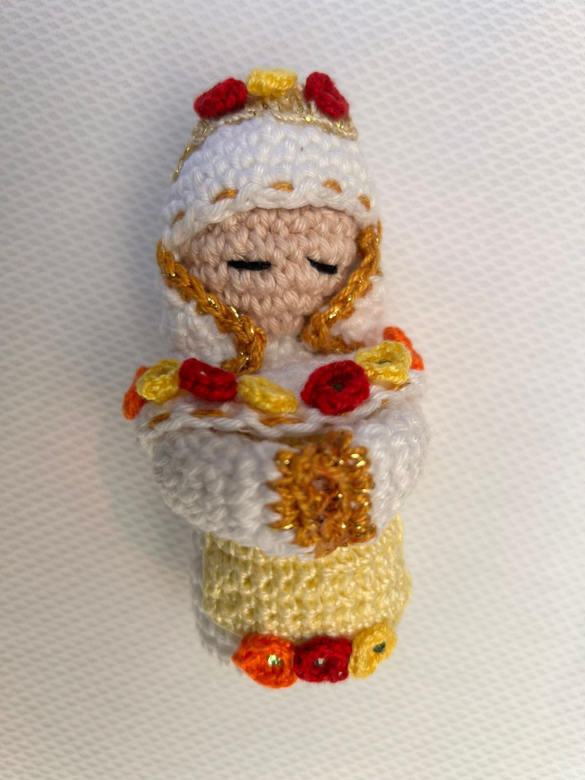 Boneca de crochê artesanal Santa Salete