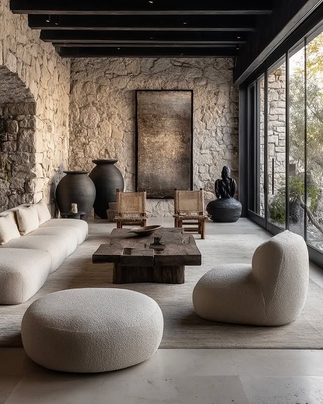 غرفة معيشة عصرية بلمسات طبيعية وأناقة عصرية