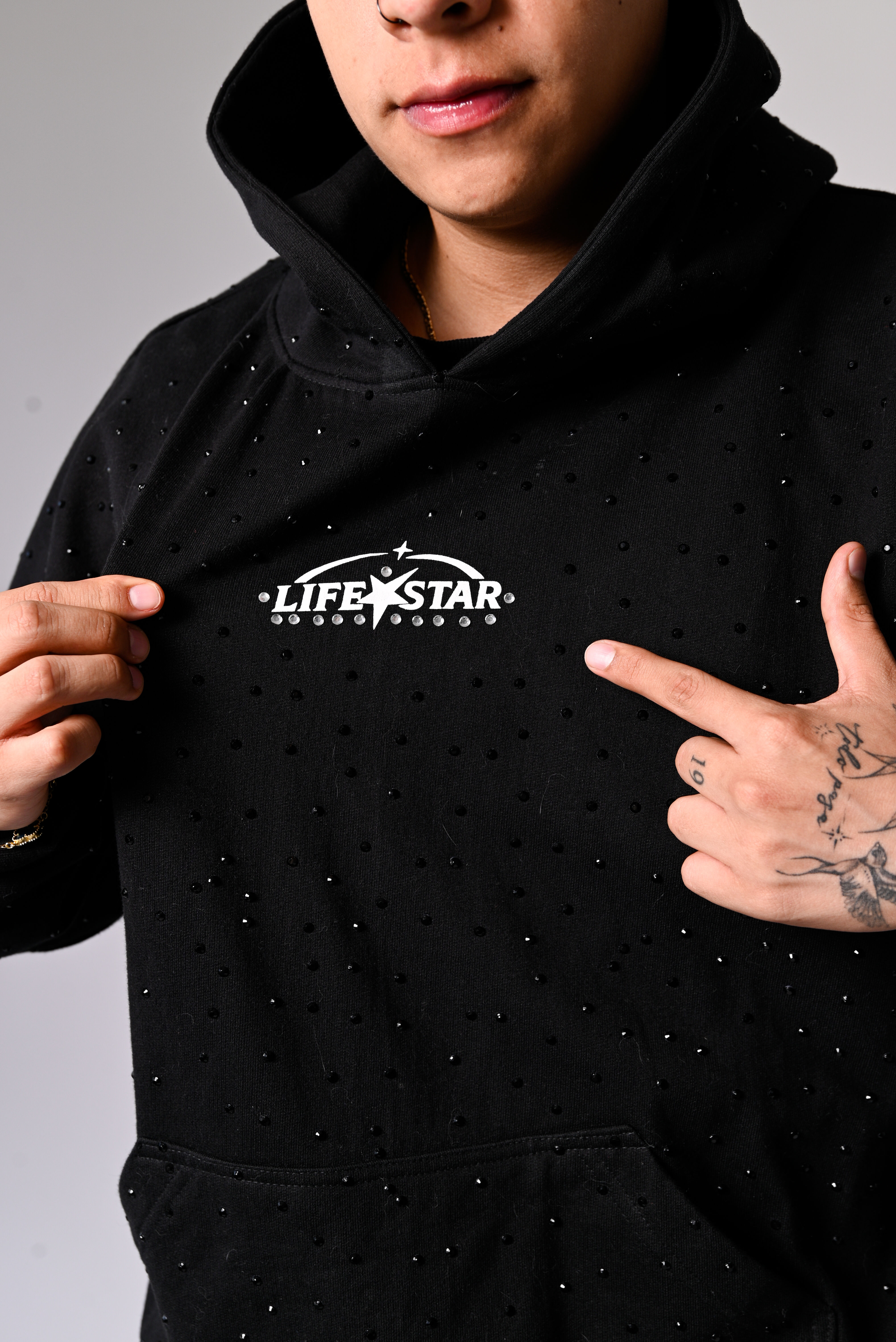 Sudadera "Sirio" negra con capucha