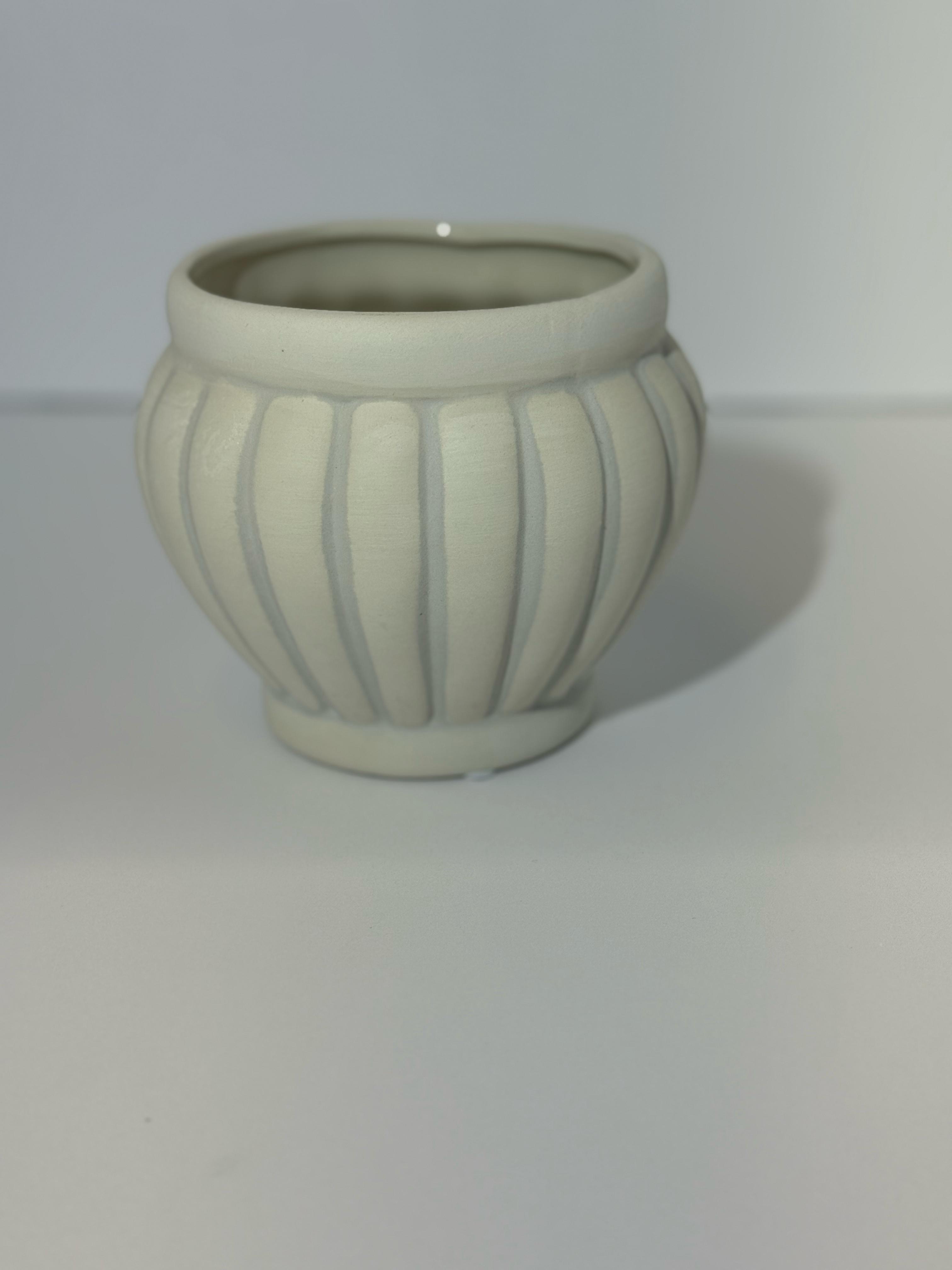 Ceramic Ribbed Flower Pot