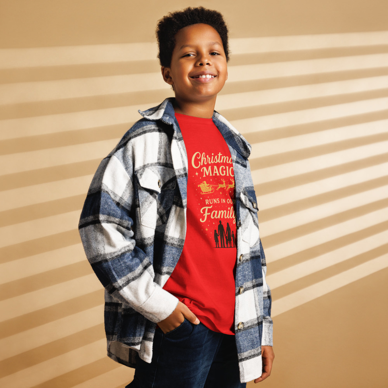 La magie de Noël est dans notre famille – T-shirt classique de Noël assorti pour enfants