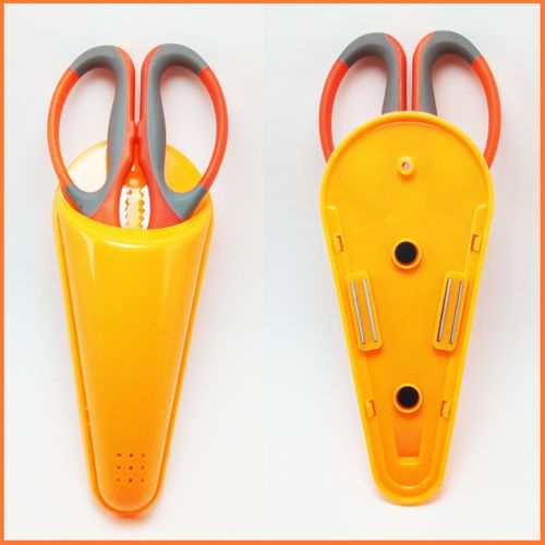 Kitchen Multipurpose Scissors – Stainless Steel Meat & Vegetable Cutter with Nut Cracker and Bottle Opener ✂️🍗🥦