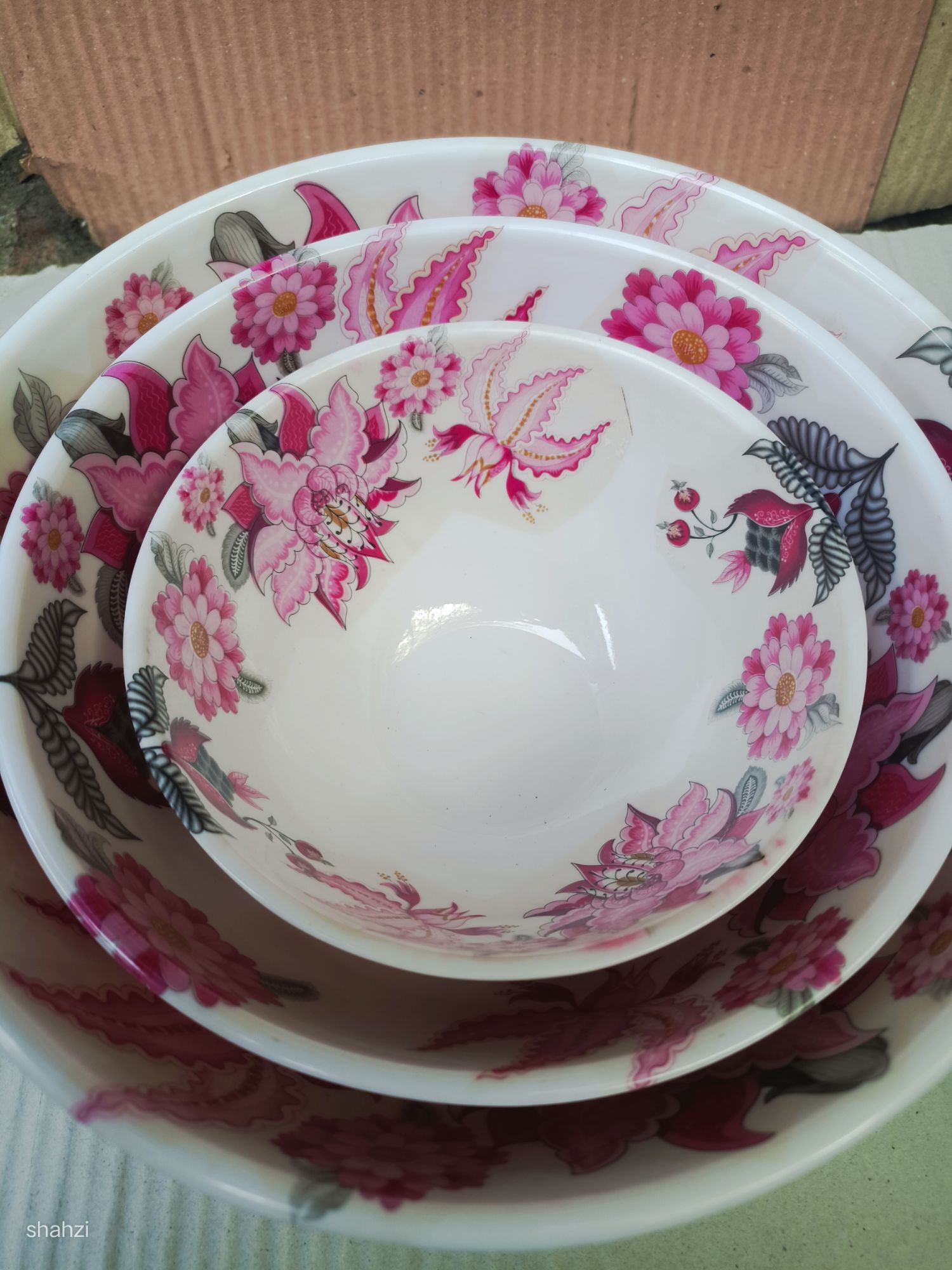 Colorful Fruit Salad in Beautiful Floral Bowls – Healthy & Vibrant Serving Ideas”