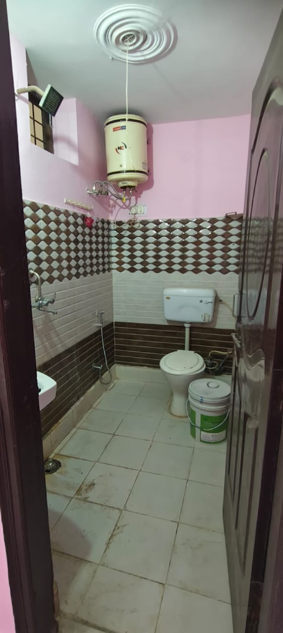 1 BHK - Semi-Furnished
