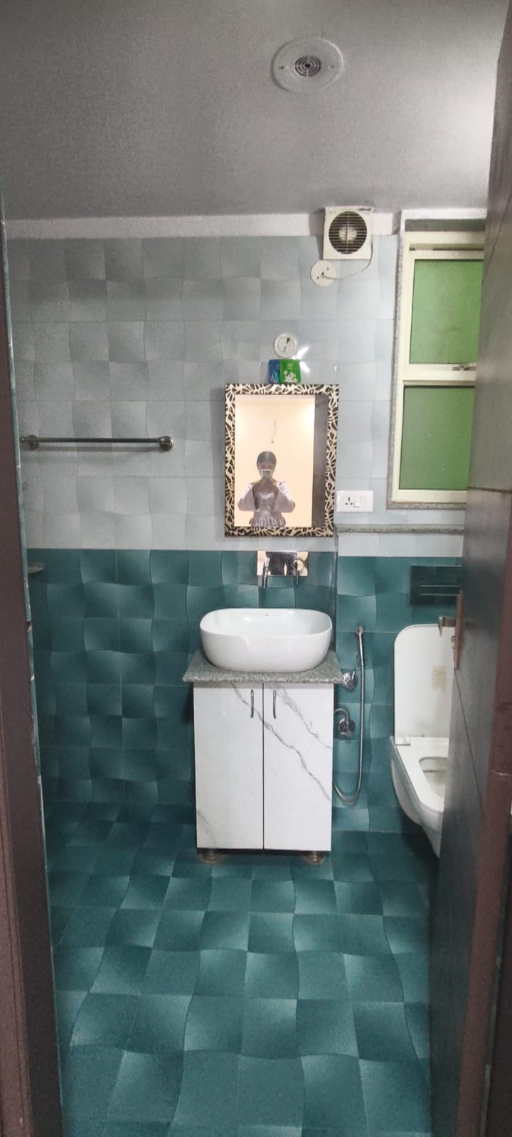 3 BHK - Semi-Furnished - Sector 57