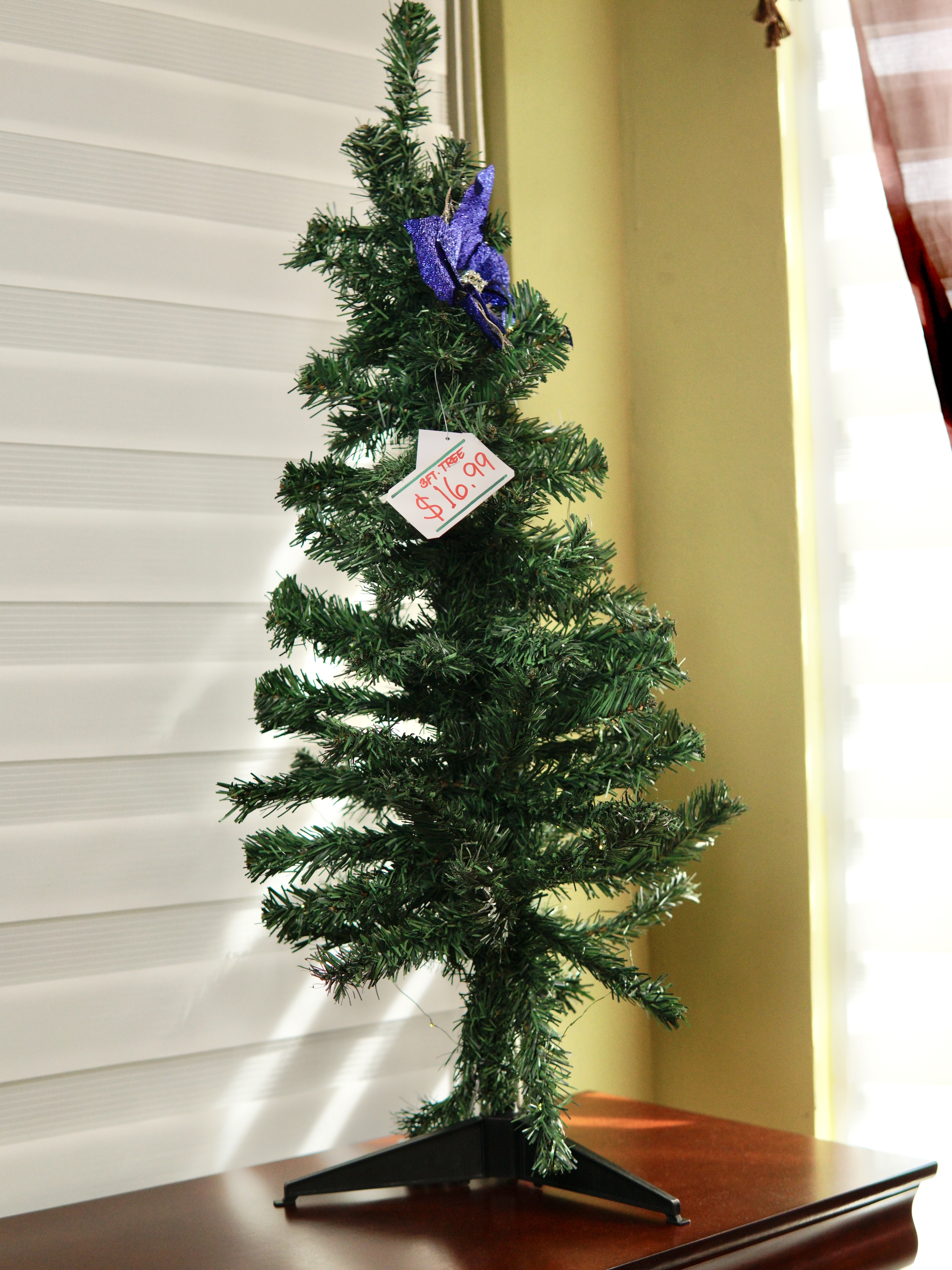 The Mini Tree (w Lights)