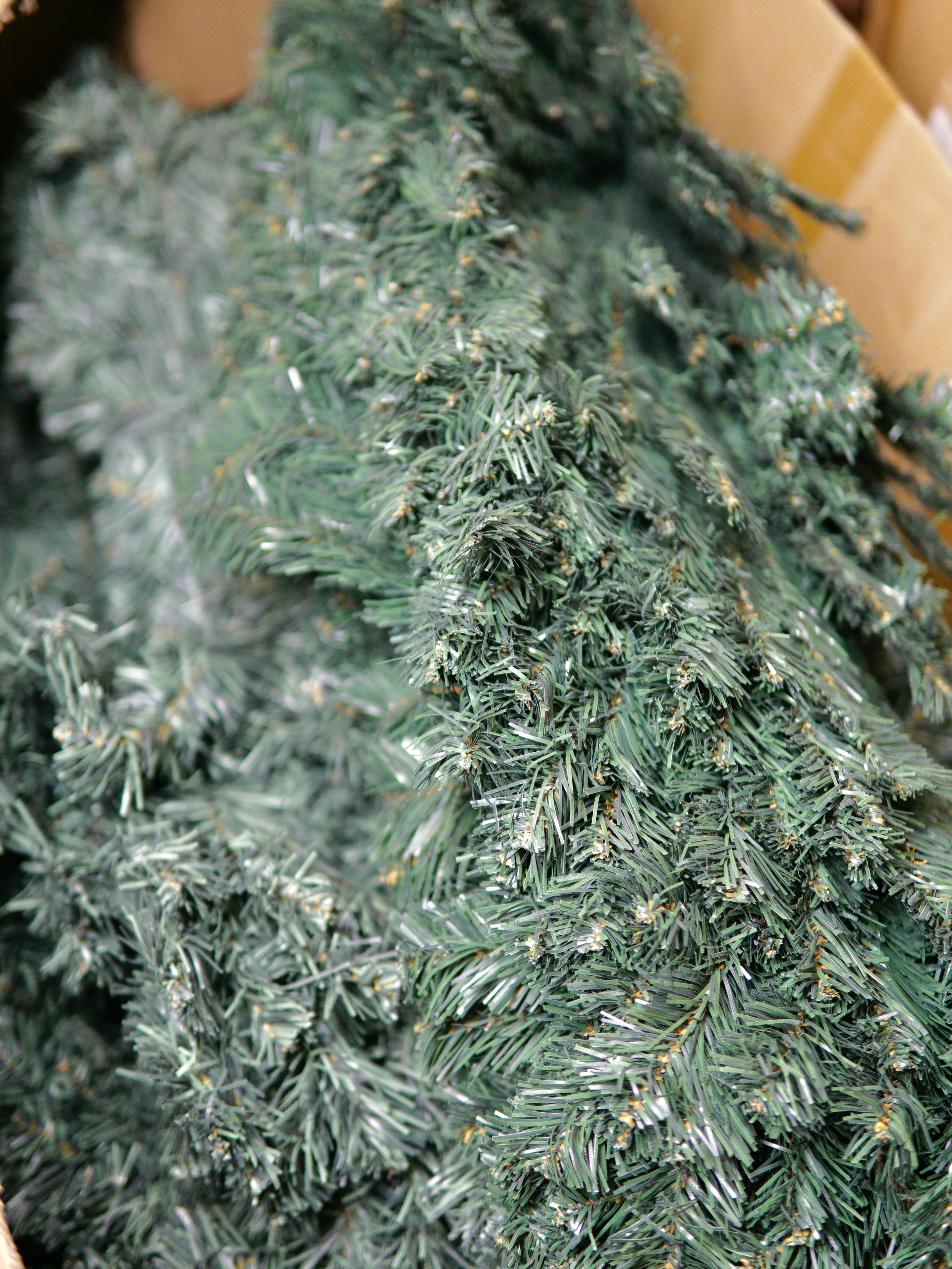 The Classic Sherwood Garland