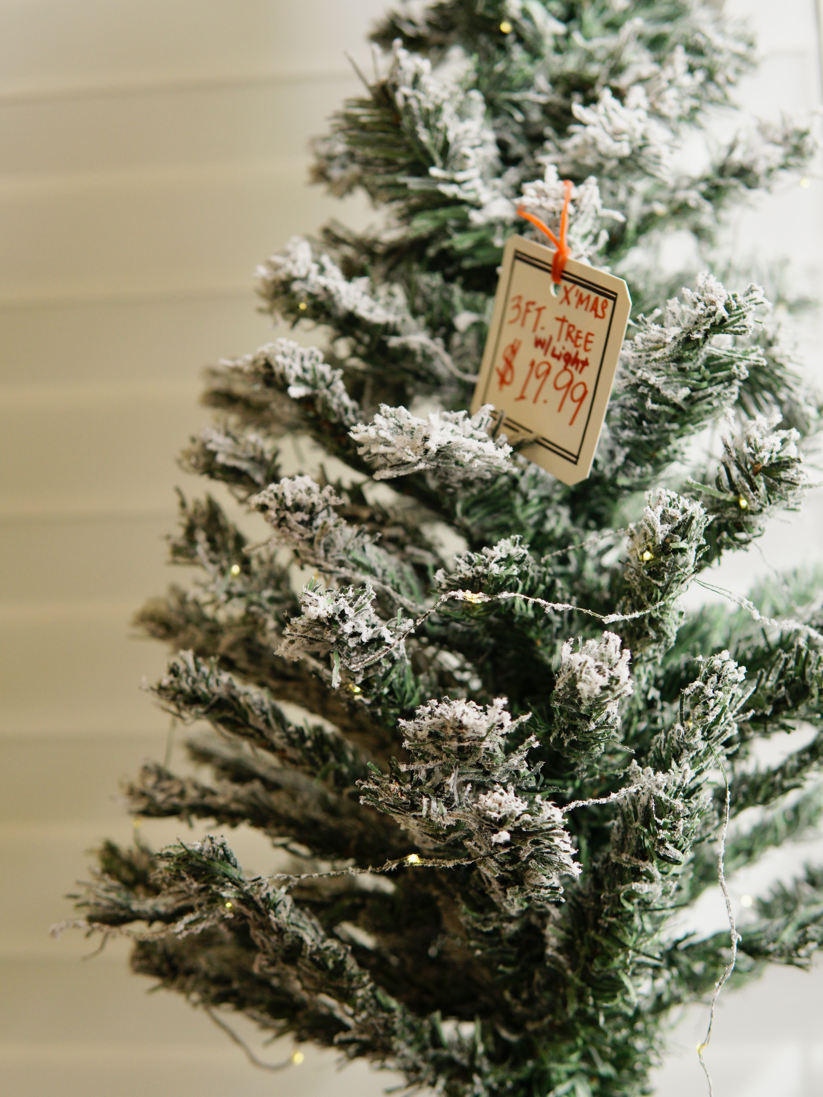 The Mini Tree (w Lights)