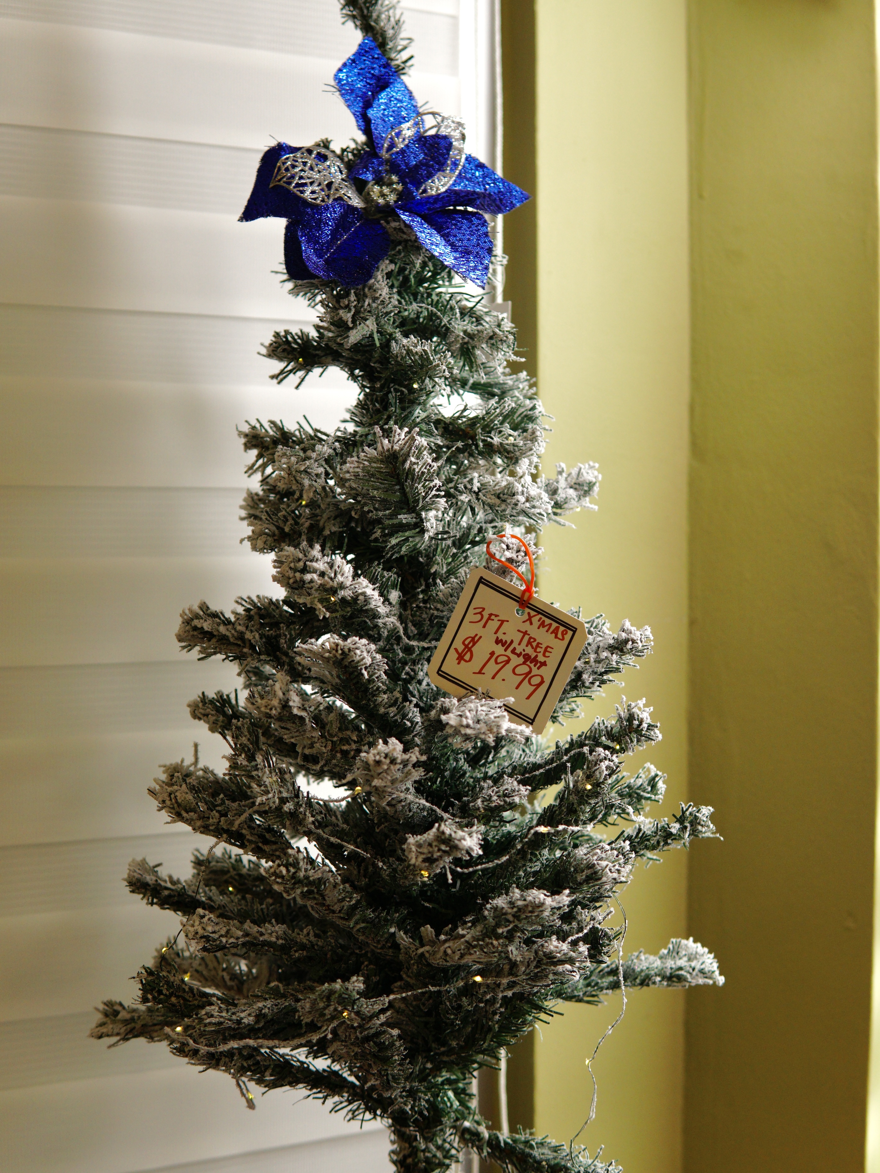 The Mini Tree (w Lights)