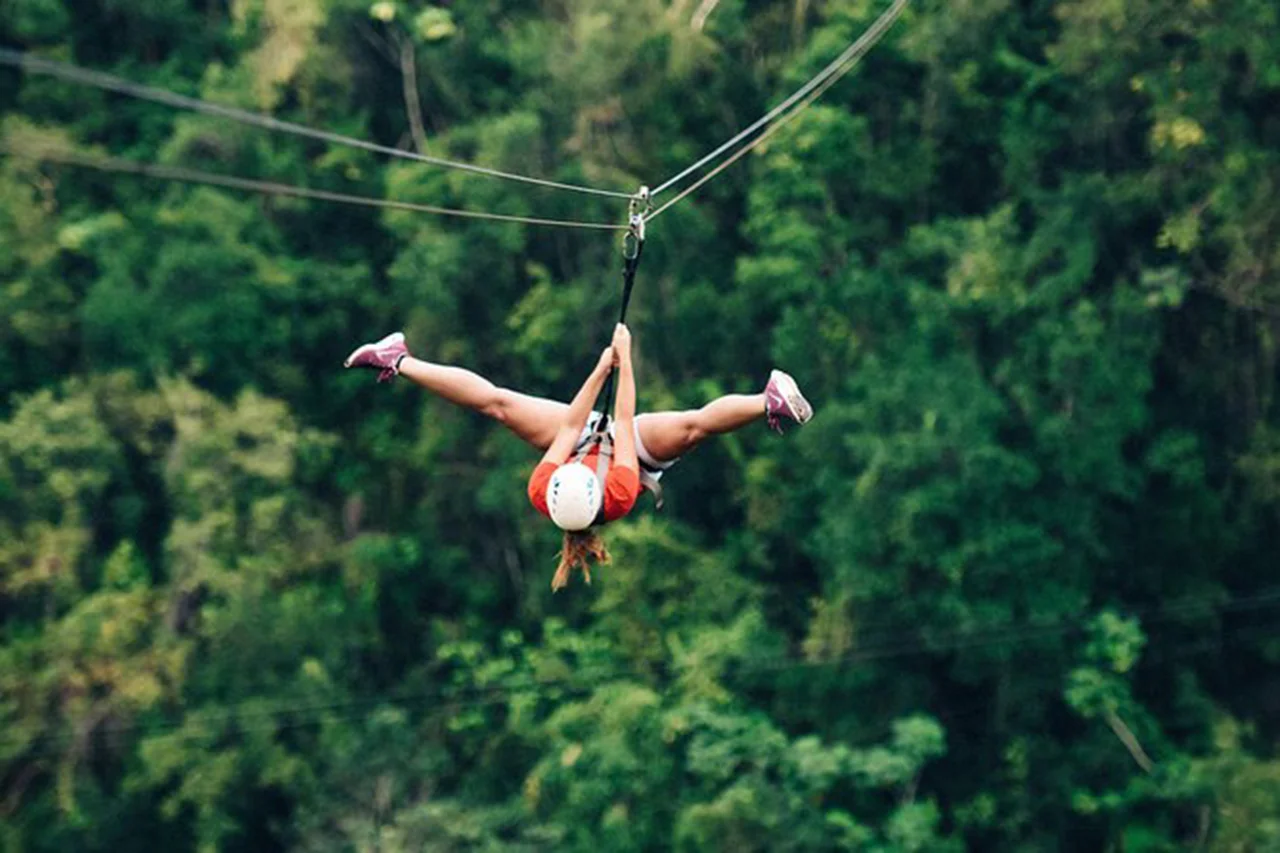 Aventura en Zip Line o Tirolina (Canopy)